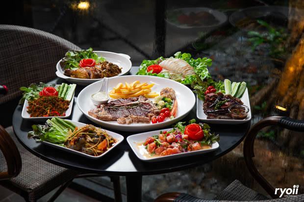 ครัวผักสด, Iconic Club Style, แก้วติ่มซำ, ตำ มึน มึน น., สวนอาหารริเวอร์ไซด์การเด้น, ยายปวด, ลุย, นิวแซ่บสุดซอย, ครัวตาอ้อซีฟู๊ด ชุมพร, ลุงเผล็นกุ้งหลวง, แม่ไม้ซีฟู้ด, ครัวสวนตาจี๊ด, ฟารีดาชาโรตี สาขาชุมพร, ก๋วยเตี๋ยวเนื้อนายดำ, ครัวทุ่งแพะ, บ้านพรรคพวก, ร้านอาหารตะเกียงไทยชุมพร, โกเหลียง, ครัวบ้านริมน้ำ ไร่ล่างซิตี้, พนังตักซีฟู๊ด คาเฟ่&amp;บาร์, ติ่มซำ หอเจี๊ยะ at ชุมพร, ครัวคุณจักษ์