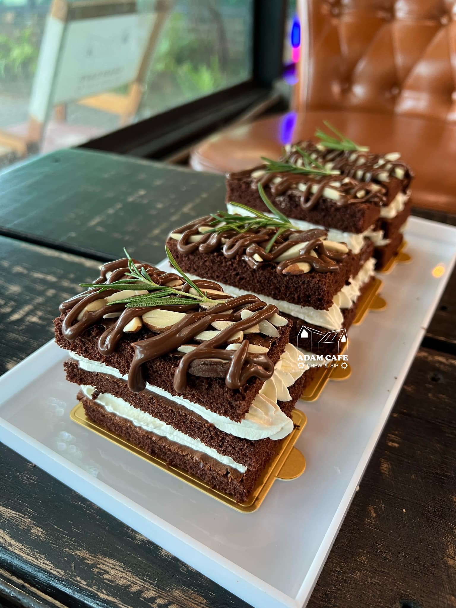 Smitten Cafe and Decor, Thong Ampai Café, THREE Cafe, Continue.cafe, Sunday in 345 cafe, Aprilhouse, The Aileen Cafe', Oliva Cafe, The Kottage Cafe, Plant Cafe, ปิ่นโตนามีตาล, Baan Kanom De'Pathum, Pumpkin Art Town, Mushroom Hut Cafe, KAD Cafe - กาด คาเฟ่, ADAM cafe