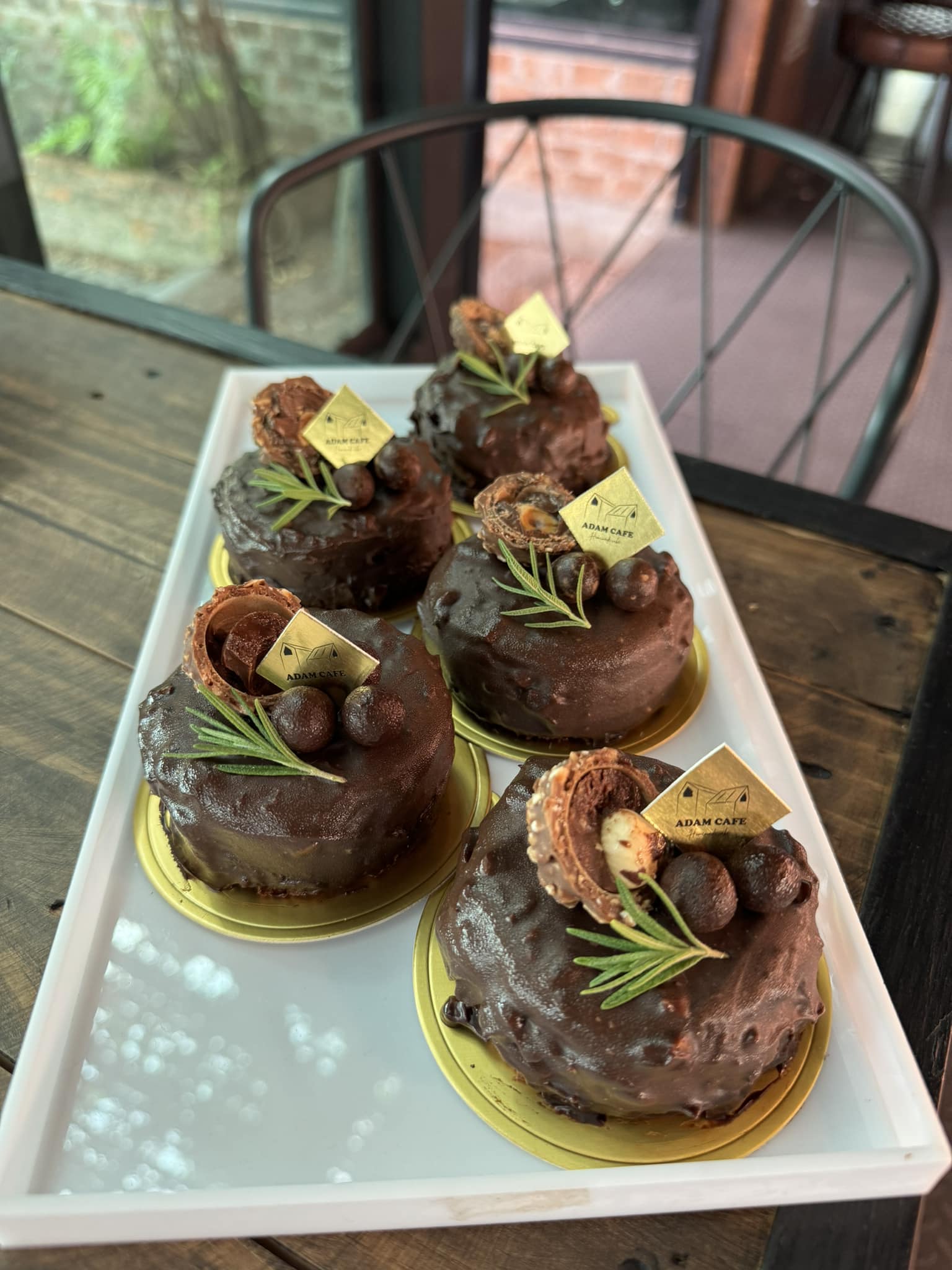 Smitten Cafe and Decor, Thong Ampai Café, THREE Cafe, Continue.cafe, Sunday in 345 cafe, Aprilhouse, The Aileen Cafe', Oliva Cafe, The Kottage Cafe, Plant Cafe, ปิ่นโตนามีตาล, Baan Kanom De'Pathum, Pumpkin Art Town, Mushroom Hut Cafe, KAD Cafe - กาด คาเฟ่, ADAM cafe