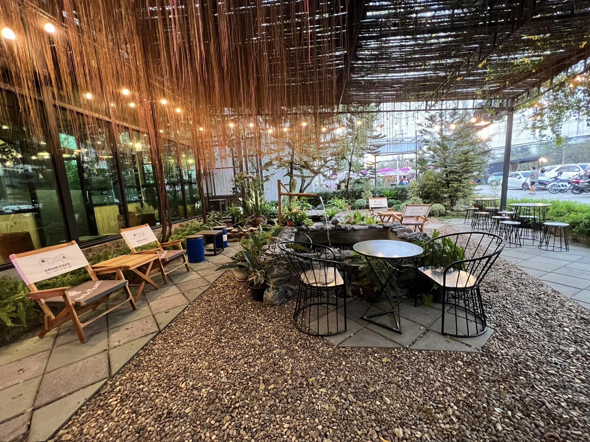 Smitten Cafe and Decor, Thong Ampai Café, THREE Cafe, Continue.cafe, Sunday in 345 cafe, Aprilhouse, The Aileen Cafe', Oliva Cafe, The Kottage Cafe, Plant Cafe, ปิ่นโตนามีตาล, Baan Kanom De'Pathum, Pumpkin Art Town, Mushroom Hut Cafe, KAD Cafe - กาด คาเฟ่, ADAM cafe