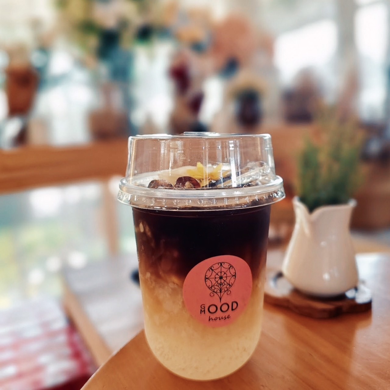 The Sine Cafe’, Whispering cafe, รักษ์น้ำคาเฟ่, Orenchi Cafe, KAWA Coffee and Co., Orenchi Specialty Coffee, Attitude Coffee, Memory House Cafe, In Garden Hut Cafe, ChataThammachart, She's The Legend Cafe, RIVA floating cafe, Good Mood House, นึก คาเฟ่ - วัดไร่ขิง, Ton Khao Terrace, CHADA Tea Boutique, Kark Crof.f