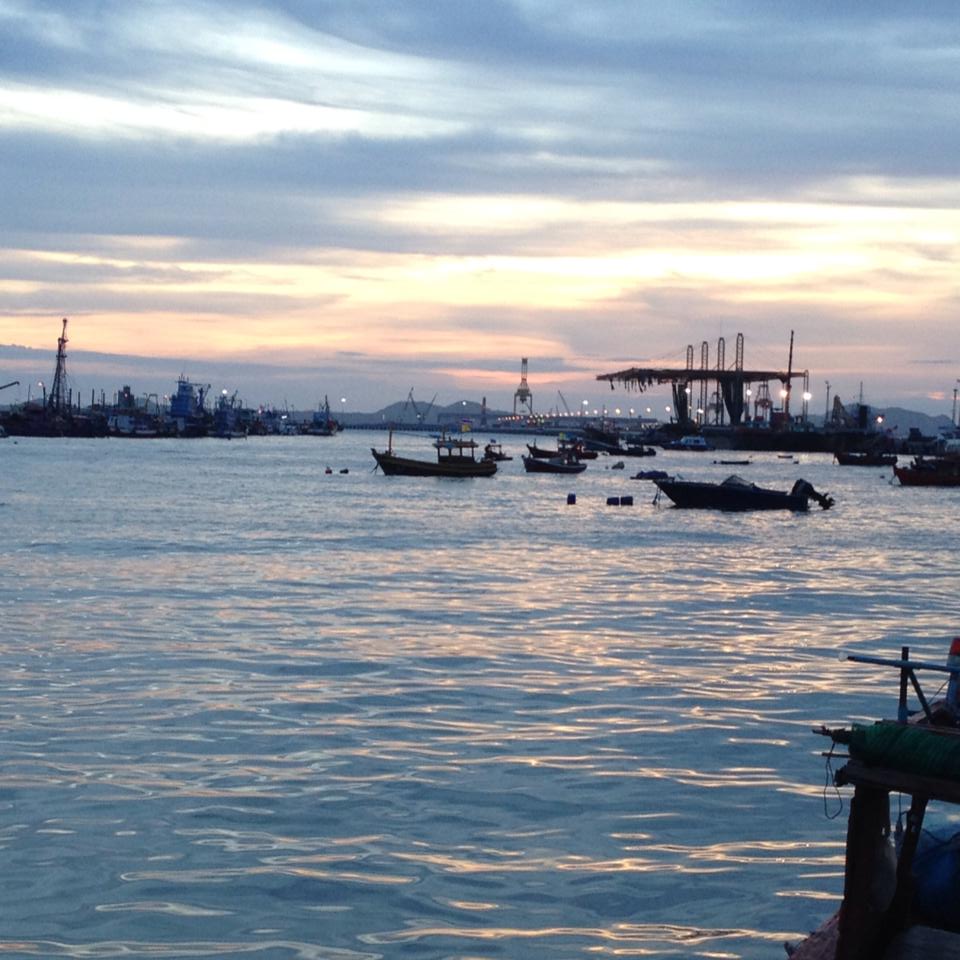 Pop View, ครัวบ้านกลางทะเล, Ripple Sea, ร้านลับหมึกช๊อต อ่าวอุดมซอย17, ร้านป๋าดำซีฟู้ด, ป้าแอ๊ดซีฟู๊ด, ติดดินซีฟู้ด, มุมอร่อย ศรีราชา, TOH CREW, เรือนน้ำซีฟู๊ด ศรีราชา, ครัวทะเล จันผา, ร้านอาหาร เฒ่าทะเล ซีฟู๊ด อ่าวอุดม, ร้านป้อมกินแล้วรวย