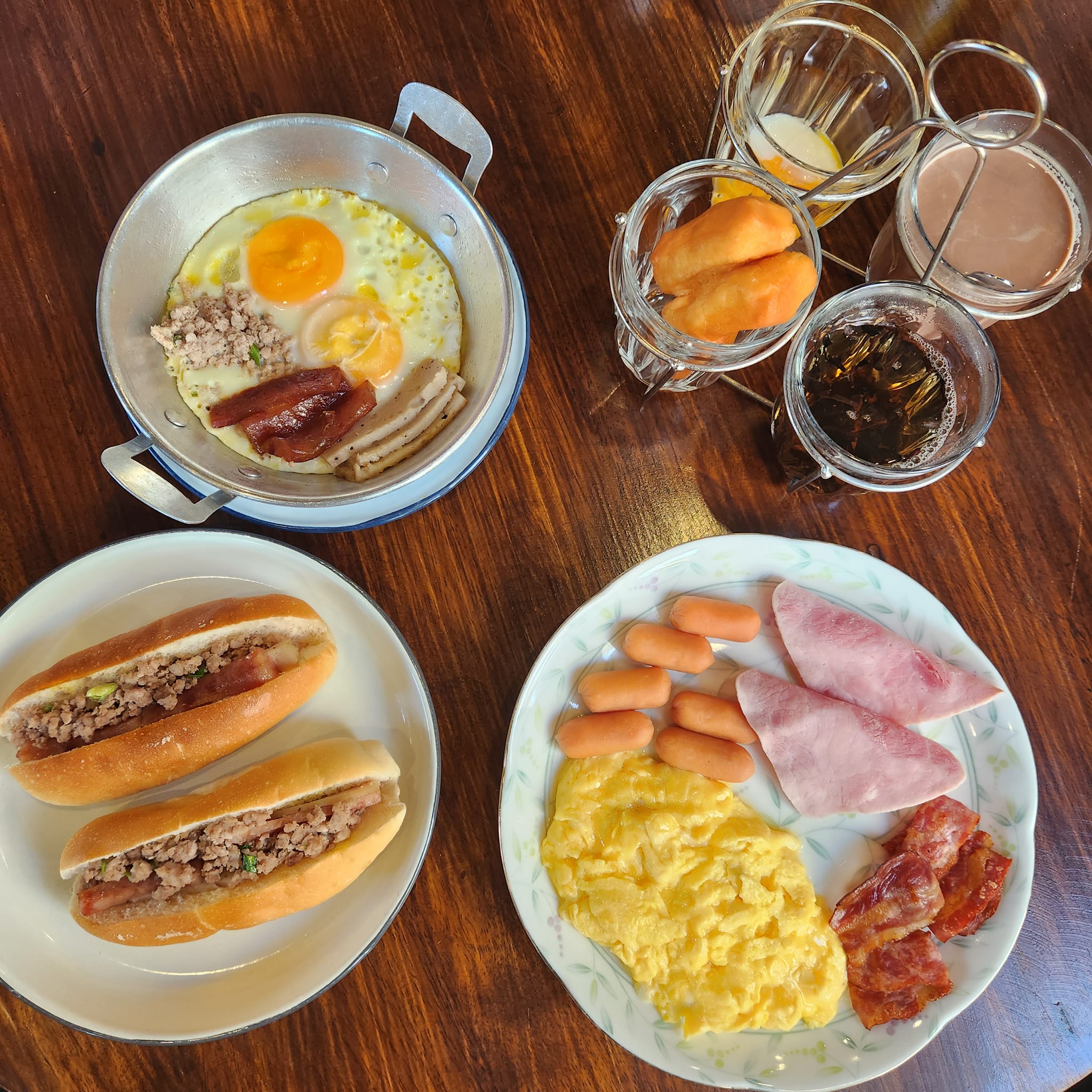 บ้านเฮง, บ้านป้าหลาย Breakfast &amp; Brunch , สุขนิยม, มาร์ อาหารเช้า ก๋วยเตี๋ยวต้มยำน้ำใส, • ญวน เร • อาหารเช้าเวียดนาม , ขอนแก่น, ร้านอาหารเช้าเอมโอช, ซุปเปอร์หมูอาหารเช้า, กอล์ฟ เอมโอช , ตี 5 - Breakfast, เฮียอู๋ เกาเหลาเลือดหมู, Eights A Day, ก๋วยเตี๋ยวเรือรสนิยมต้นตำรับ หมู่บ้านสายฝน ขอนแก่น, เฮือง ปากหม้อญวน ก๋วยจั๊บญวน ขอนแก่น, ชูรส - อาหารเช้า ขอนแก่น