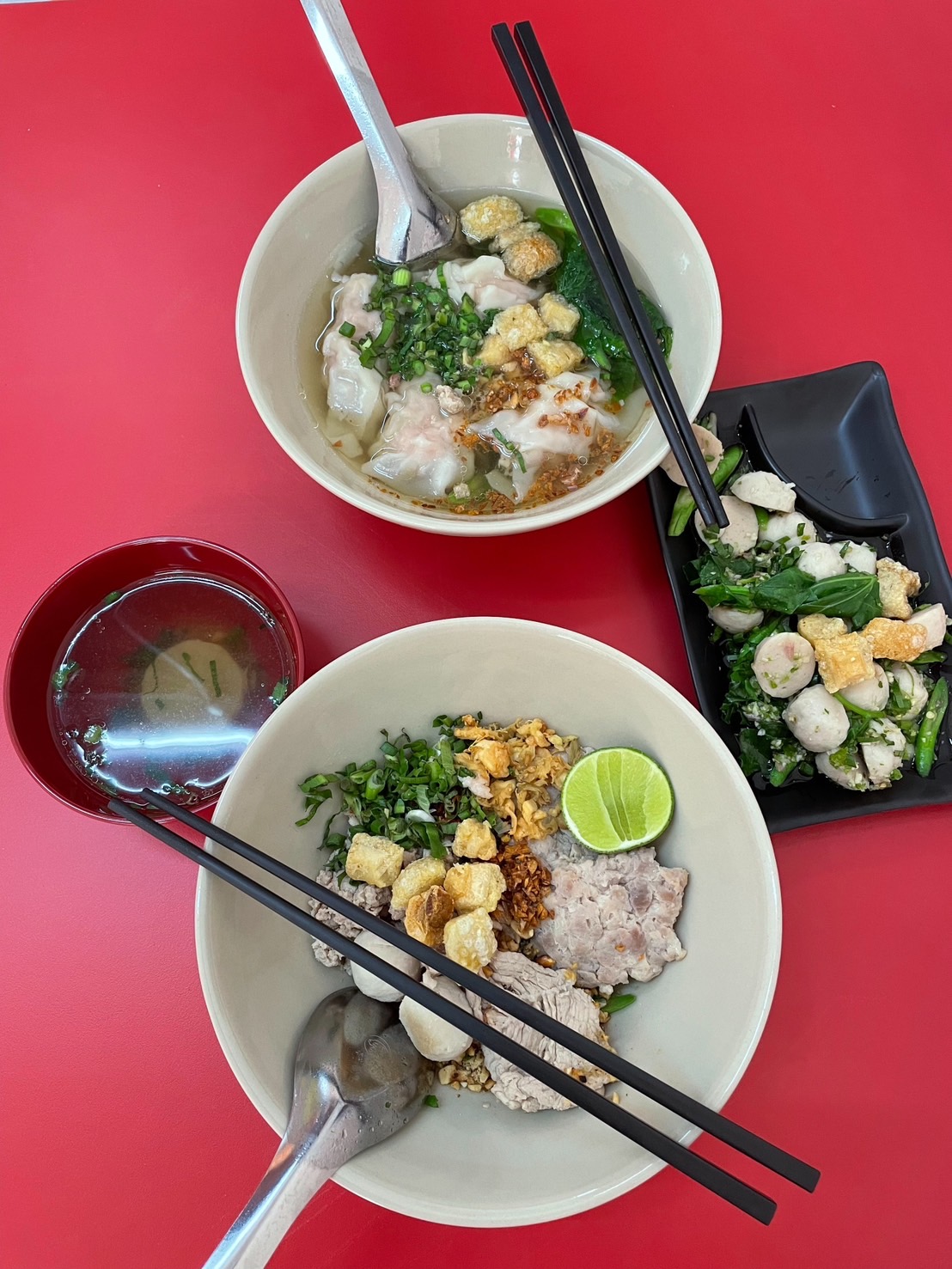 Cypher Gelato, สุกี้จินดา, สาขาลาดพร้าววังหิน, เถ่าชิ่ว น้ำเต้าหู้มือหนึ่ง, เตาถ่าน หมูกระทะ, Unfinished Coffee Roaster, เซี้ยม ก๋วยเตี๋ยวสุโขทัย วังหิน, เครปป้าเฉื่อย, สาขา Plaza Lagoon, เฝอ'54, สาขาลาดพร้าววังหิน 60, ซ้งเป็ดพะโล้, ผัดไทยวังหิน Showปัง, ราดหน้าฟาไฉ, โกวนัน, โกวใหญ่ ก๋วยเตี๋ยวหมูต้มยำ, รัตนา ราชาบะหมี่เกี๊ยวข้าวหมูแดง, ทวีชัยเป็ดพะโล้, กล้วยทอดล้านช้าง, Wood Café, หมูมาไก่ไป, เลิศทิพย์วังหิน, ก๋วยเตี๋ยวต้มยำไข่ลาวา, Buta Shabu, โก โรตีชาชัก ลาดพร้าววังหิน