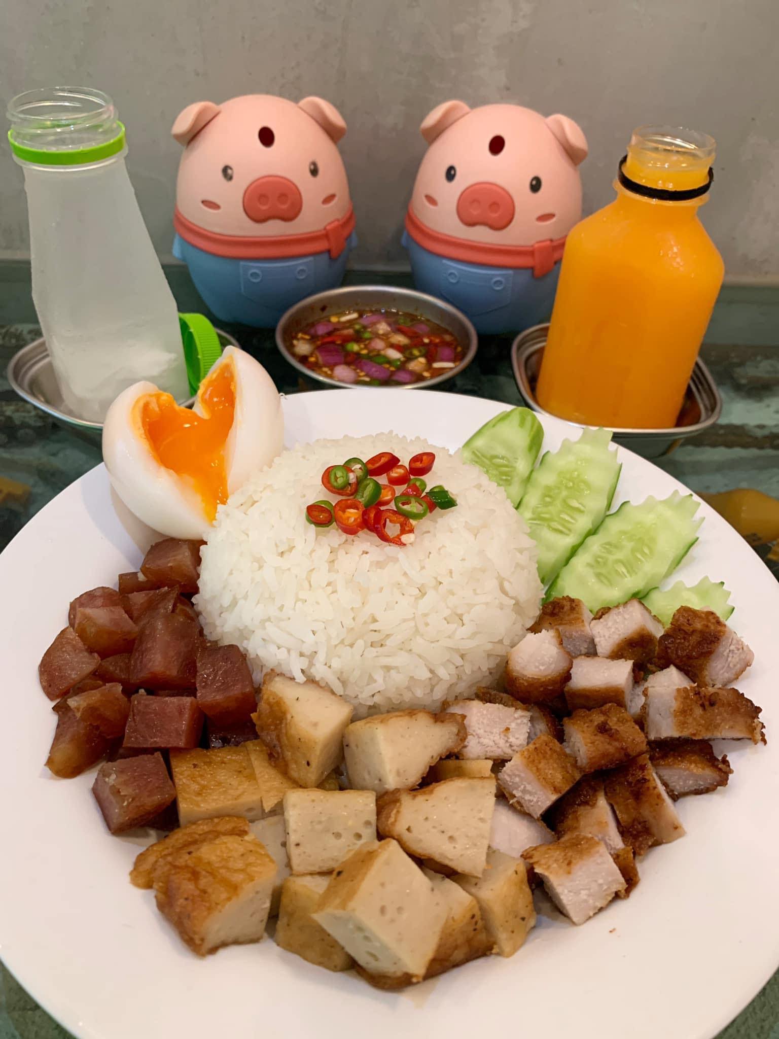 Cypher Gelato, สุกี้จินดา, สาขาลาดพร้าววังหิน, เถ่าชิ่ว น้ำเต้าหู้มือหนึ่ง, เตาถ่าน หมูกระทะ, Unfinished Coffee Roaster, เซี้ยม ก๋วยเตี๋ยวสุโขทัย วังหิน, เครปป้าเฉื่อย, สาขา Plaza Lagoon, เฝอ'54, สาขาลาดพร้าววังหิน 60, ซ้งเป็ดพะโล้, ผัดไทยวังหิน Showปัง, ราดหน้าฟาไฉ, โกวนัน, โกวใหญ่ ก๋วยเตี๋ยวหมูต้มยำ, รัตนา ราชาบะหมี่เกี๊ยวข้าวหมูแดง, ทวีชัยเป็ดพะโล้, กล้วยทอดล้านช้าง, Wood Café, หมูมาไก่ไป, เลิศทิพย์วังหิน, ก๋วยเตี๋ยวต้มยำไข่ลาวา, Buta Shabu, โก โรตีชาชัก ลาดพร้าววังหิน