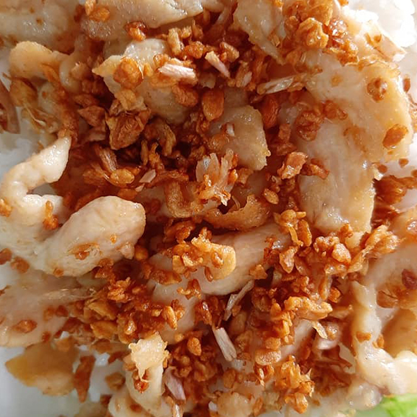 ส้มตำอุทุมพรกสิกรบางลำพู, คาริม โรตีมะตะบะ​, ขนมจีนน้ำยา บางลำภู, เจ้กบบางลำภู ต้มยำกุ้งรอบกลางคืน, Patonggo Cafe, จิระเย็นตาโฟ, ข้าวแกงบางลำพู 2517, ขนมเบื้องแม่ประภา, อาอีซะฮ์ รสดี, พัวกี่, ก๋วยเตี๋ยวลูกชิ้นปลานายง้ำ, โรงนํ้าชา มิตรามิตร, ข้าวแช่แม่ศิริ บางลำพู, พิกุลถั่วแปบแป้งสด, ห้องอาหารกร บางลำพู, เตี๋ยวตุ๋นบ้านสวน สาขาบางลำพู