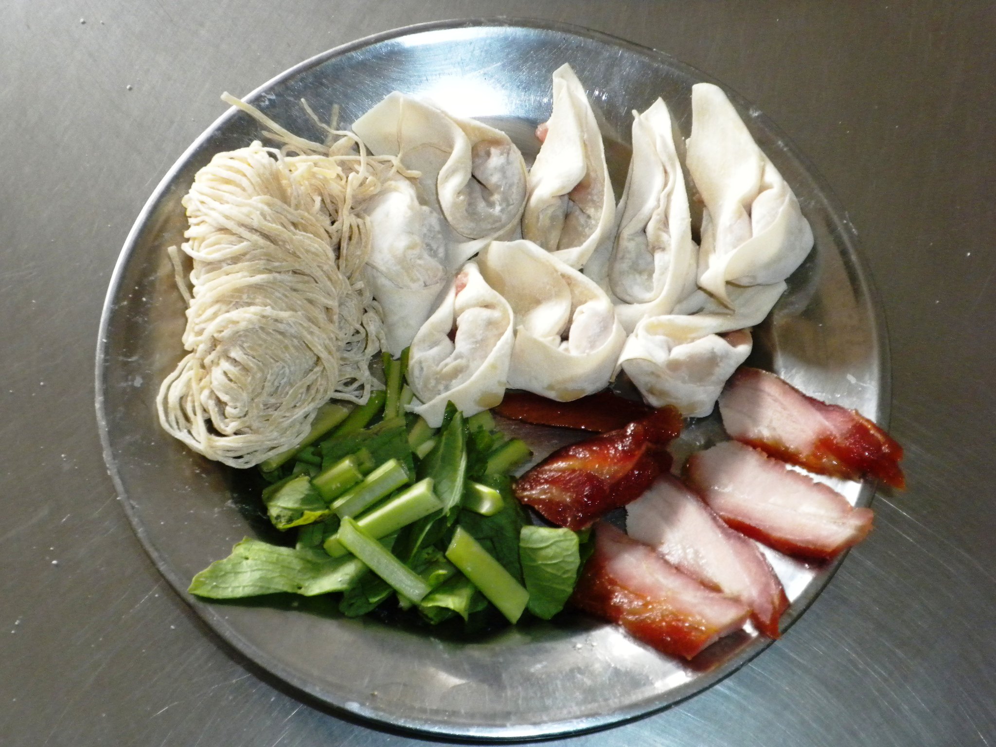 ส้มตำอุทุมพรกสิกรบางลำพู, คาริม โรตีมะตะบะ​, ขนมจีนน้ำยา บางลำภู, เจ้กบบางลำภู ต้มยำกุ้งรอบกลางคืน, Patonggo Cafe, จิระเย็นตาโฟ, ข้าวแกงบางลำพู 2517, ขนมเบื้องแม่ประภา, อาอีซะฮ์ รสดี, พัวกี่, ก๋วยเตี๋ยวลูกชิ้นปลานายง้ำ, โรงนํ้าชา มิตรามิตร, ข้าวแช่แม่ศิริ บางลำพู, พิกุลถั่วแปบแป้งสด, ห้องอาหารกร บางลำพู, เตี๋ยวตุ๋นบ้านสวน สาขาบางลำพู