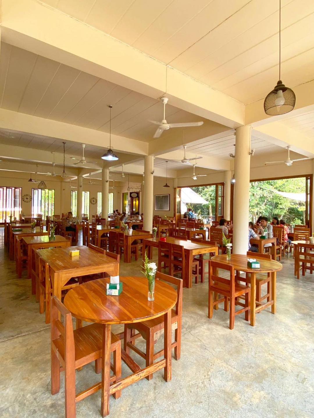 กอบัว, บ้านอาหารไทย, บ้านบัว, บ้านรั้วไม้ Cuisine &amp; Cafe, ครัวหอมมันปู, ร้านไหน อุทยานหินเขางู ราชบุรี, สวนอาหาร รางตาล, Pakmud แซ่บหมูทะ, สาขาโพธาราม, ถึงพริกถึงขิง, มะม่วงคู่, เนื้อต้มบ้านสิงห์ เจ๊ติ๋ม, โกรกแดง, ชุมทางของอร่อย, Mainichi365, Octospider restaurant, Lim cafe Photaram, ครัวตะนาวศรี สวนผึ้ง ราชบุรี, อาตี๋โกปี๊, โอปอชิฟฟ่อนเค้ก, ก๋วยเตี๋ยวปลาแม่กลอง, ติ๋มเค้กมะพร้าวอ่อน, ก๋วยเตี๋ยวโบราณป้าฮวย, โอ่งข้าวโอ่งน้ำ, ครัวม่อนไข่ สวนผึ้ง ราชบุรี, ShabuDo