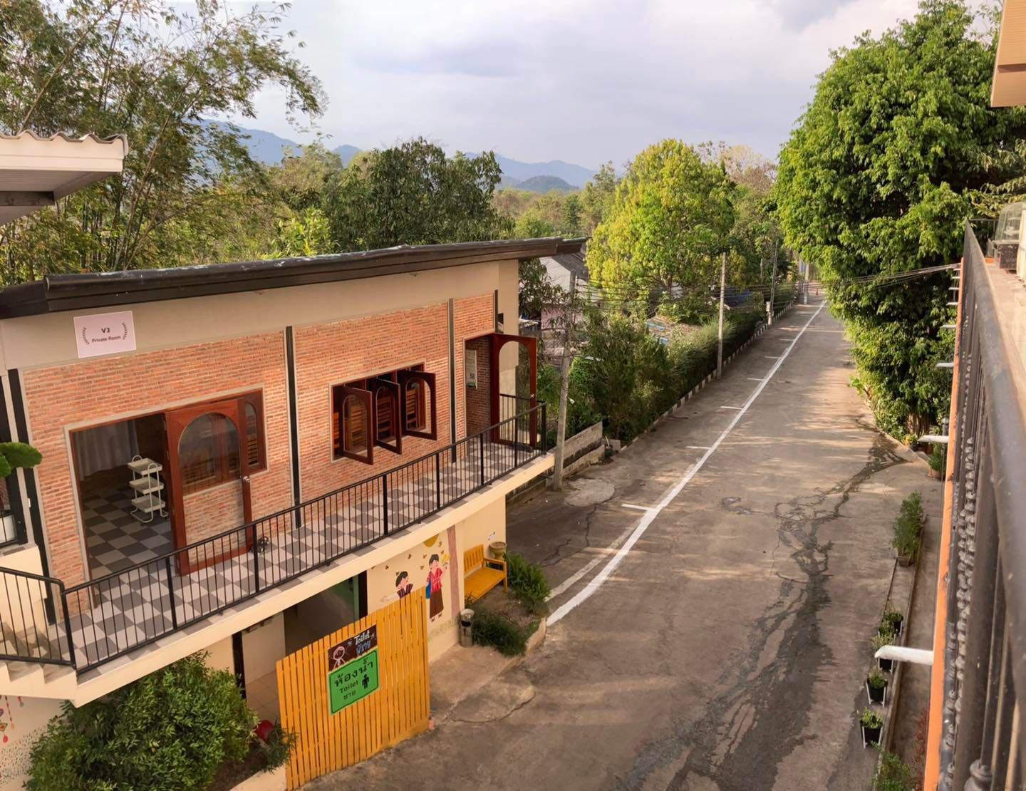 กอบัว, บ้านอาหารไทย, บ้านบัว, บ้านรั้วไม้ Cuisine &amp; Cafe, ครัวหอมมันปู, ร้านไหน อุทยานหินเขางู ราชบุรี, สวนอาหาร รางตาล, Pakmud แซ่บหมูทะ, สาขาโพธาราม, ถึงพริกถึงขิง, มะม่วงคู่, เนื้อต้มบ้านสิงห์ เจ๊ติ๋ม, โกรกแดง, ชุมทางของอร่อย, Mainichi365, Octospider restaurant, Lim cafe Photaram, ครัวตะนาวศรี สวนผึ้ง ราชบุรี, อาตี๋โกปี๊, โอปอชิฟฟ่อนเค้ก, ก๋วยเตี๋ยวปลาแม่กลอง, ติ๋มเค้กมะพร้าวอ่อน, ก๋วยเตี๋ยวโบราณป้าฮวย, โอ่งข้าวโอ่งน้ำ, ครัวม่อนไข่ สวนผึ้ง ราชบุรี, ShabuDo