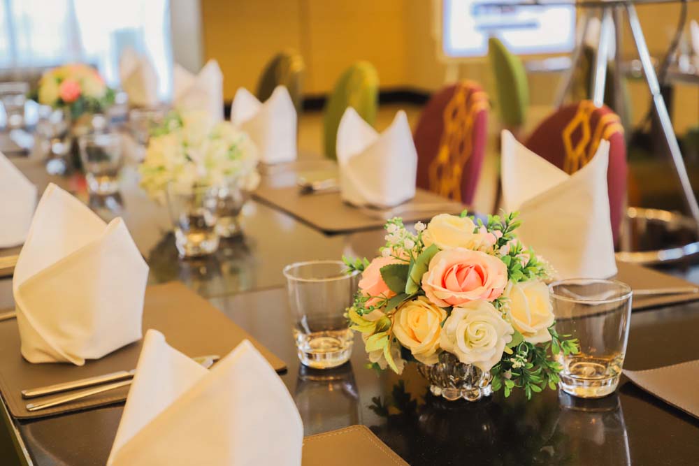 Grande Centre Point Ploenchit, ครัวจำแลง แปลงกาย, Sortrel Sathorn, บ้านน้ำเคียงดิน, ปลาอยู่เย็น, Samsen Villa, ครัวกรุงเทพ, Maldives Maodeep, Waterside Karaoke Restaurant, Little tree, The local Restaurant, Chocolate Ville, Ther Dining &amp; Bar, บ้านสุขนิยม, สวนอาหารบางบัว, แบมบูใหญ่, Craft Home , สวนอาหารซุ้มไผ่ เรโทร