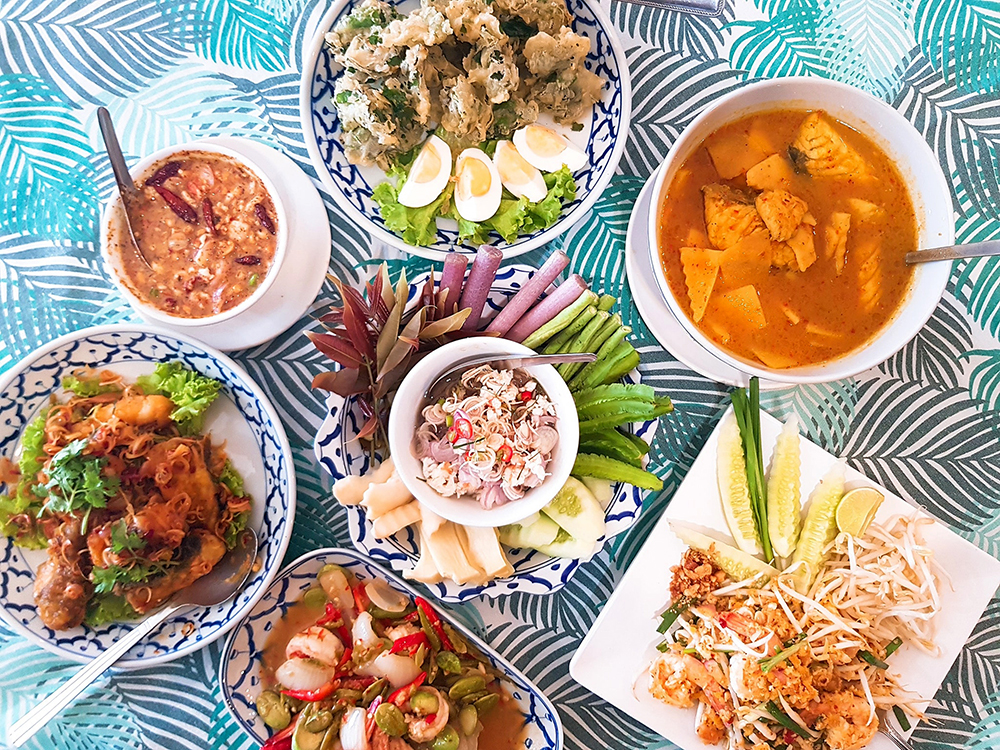 สวนชื่นสุข, Ar Restaurant Hatyai 嗳, ศิริ ต้มเลือดหมูหาดใหญ่, ไก่กรอบพี่เน่, ในรู, กุ๊กชัยติ่มซำ-ก๋วยเตี๋ยวราดหน้าปลากะพง, ร้านใต้ขอย ซอยตัน, กันเอง, หนานหยวน บะหมี่เกี๊ยวกุ้ง, สาขาปุณณกัณฑ์, ป่ายาง, บ้านก้ามปู, โชคดีแต่เตี้ยม บะกุ๊ดเต๋, ไก่ทอดหาดใหญ่มีนา, ร้านราดหน้าโกฉ่อน, ขนมจีนป้าชื่น, Space Bar, ขนมไข่เตาถ่านน้องนิล&amp;คาเฟ่, ข้าวต้มรถแดง