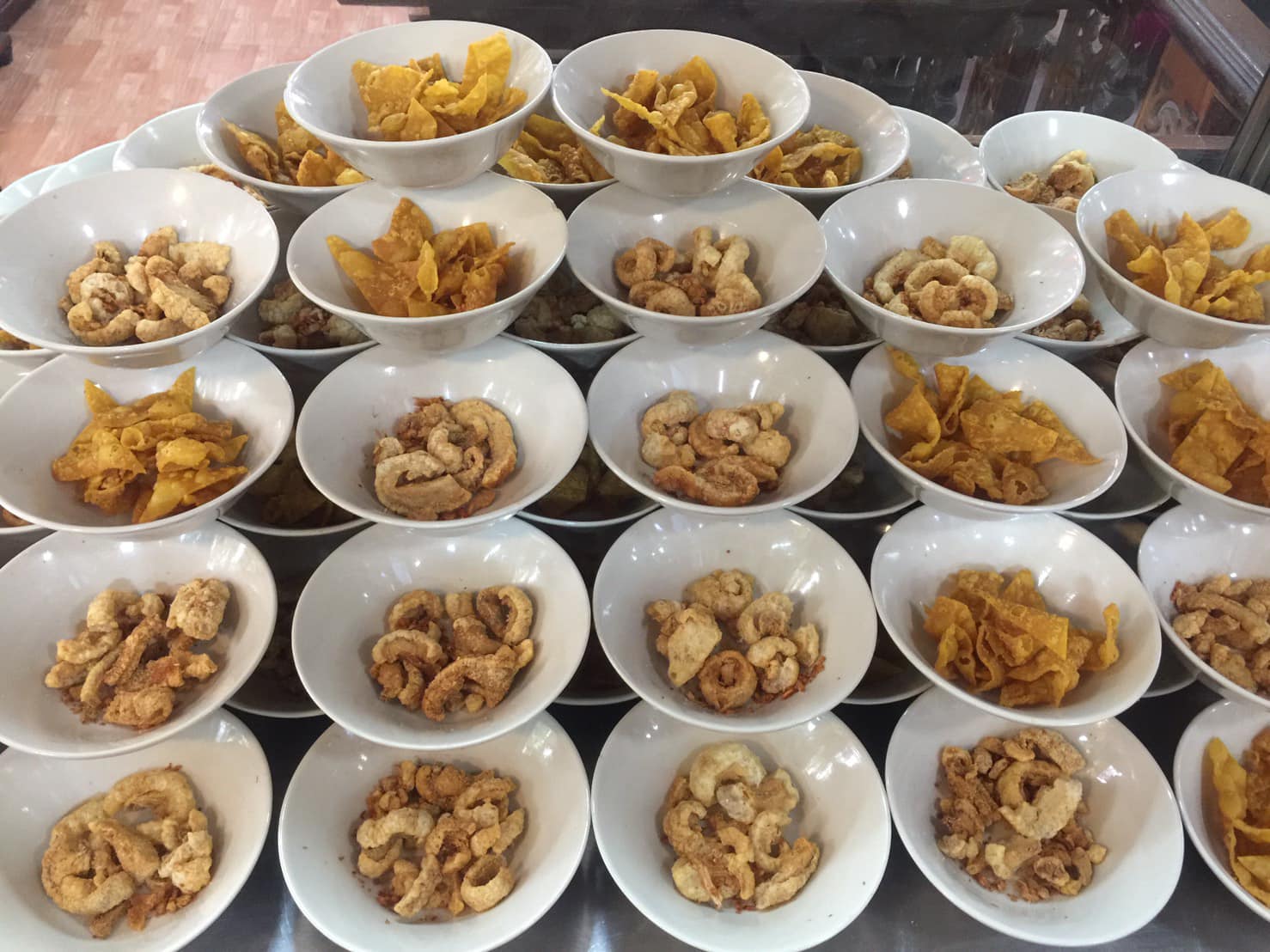 เกาเหลาเนื้อเปื่อยตลาดพลู ต.จันทร์เพ็ญ, กิตติก๋วยเตี๋ยวเป็ด, ราชรสเนื้อตุ๋น, ร้านก๋วยเตี๋ยวเรือป๋ายักษ์, ก๋วยเตี๋ยวเรือ ลำพาย 