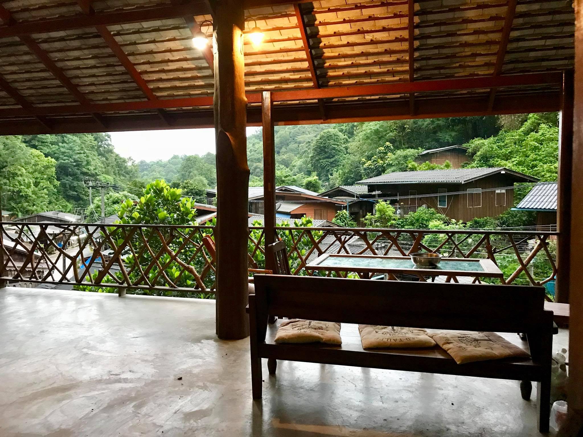 บ้านอิงดาว แม่กำปอง, Ma Du Doi Coffee แม่กำปอง, Teddu Coffee - Baansuphanbhum, ชมนกชมไม้, บ้านพักลุงปุ๊ด &amp; ป้าเป็ง แม่กำปอง, Pirunya Coffee, ร้านกาแฟฮ่อมดอย &amp; อาร์ตแกลเลอรี่ แห่งขุนเขา แม่กำปอง, บ้านหลงเขา แม่กำปอง &amp; ฮักเขา ฟาร์มสเตย์, ระเบียงวิวแม่กำปอง, ณ แม่กำปอง ร้านอาหารแม่กำปอง