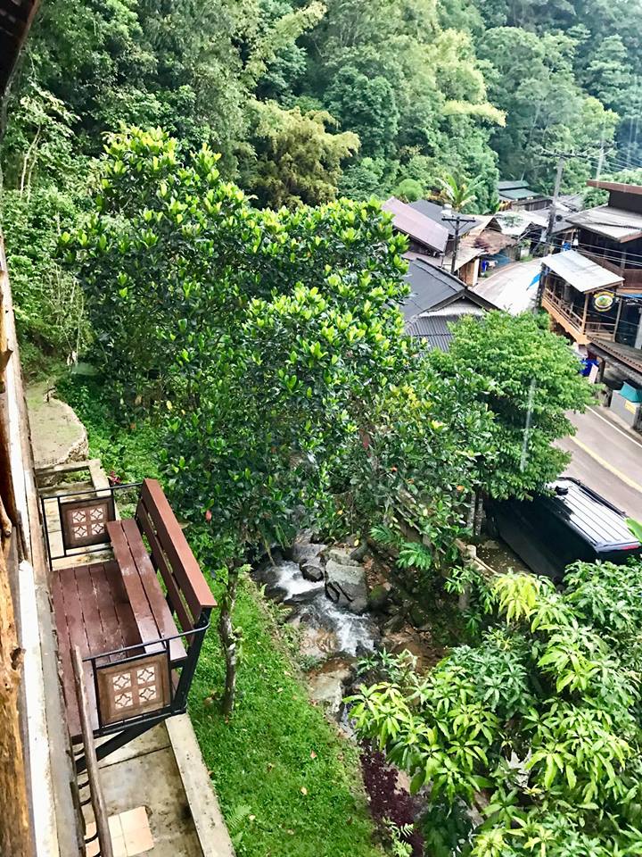 บ้านอิงดาว แม่กำปอง, Ma Du Doi Coffee แม่กำปอง, Teddu Coffee - Baansuphanbhum, ชมนกชมไม้, บ้านพักลุงปุ๊ด &amp; ป้าเป็ง แม่กำปอง, Pirunya Coffee, ร้านกาแฟฮ่อมดอย &amp; อาร์ตแกลเลอรี่ แห่งขุนเขา แม่กำปอง, บ้านหลงเขา แม่กำปอง &amp; ฮักเขา ฟาร์มสเตย์, ระเบียงวิวแม่กำปอง, ณ แม่กำปอง ร้านอาหารแม่กำปอง