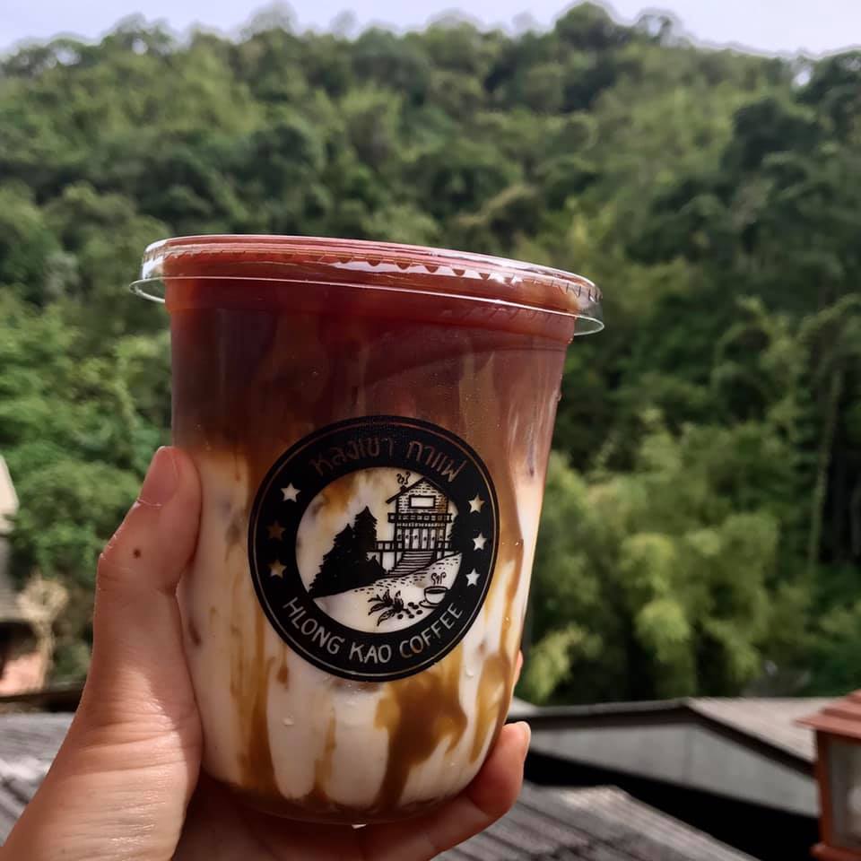 บ้านอิงดาว แม่กำปอง, Ma Du Doi Coffee แม่กำปอง, Teddu Coffee - Baansuphanbhum, ชมนกชมไม้, บ้านพักลุงปุ๊ด &amp; ป้าเป็ง แม่กำปอง, Pirunya Coffee, ร้านกาแฟฮ่อมดอย &amp; อาร์ตแกลเลอรี่ แห่งขุนเขา แม่กำปอง, บ้านหลงเขา แม่กำปอง &amp; ฮักเขา ฟาร์มสเตย์, ระเบียงวิวแม่กำปอง, ณ แม่กำปอง ร้านอาหารแม่กำปอง