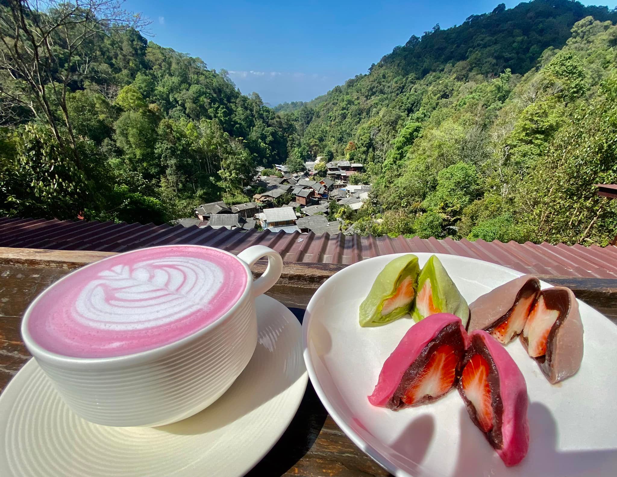 บ้านอิงดาว แม่กำปอง, Ma Du Doi Coffee แม่กำปอง, Teddu Coffee - Baansuphanbhum, ชมนกชมไม้, บ้านพักลุงปุ๊ด &amp; ป้าเป็ง แม่กำปอง, Pirunya Coffee, ร้านกาแฟฮ่อมดอย &amp; อาร์ตแกลเลอรี่ แห่งขุนเขา แม่กำปอง, บ้านหลงเขา แม่กำปอง &amp; ฮักเขา ฟาร์มสเตย์, ระเบียงวิวแม่กำปอง, ณ แม่กำปอง ร้านอาหารแม่กำปอง