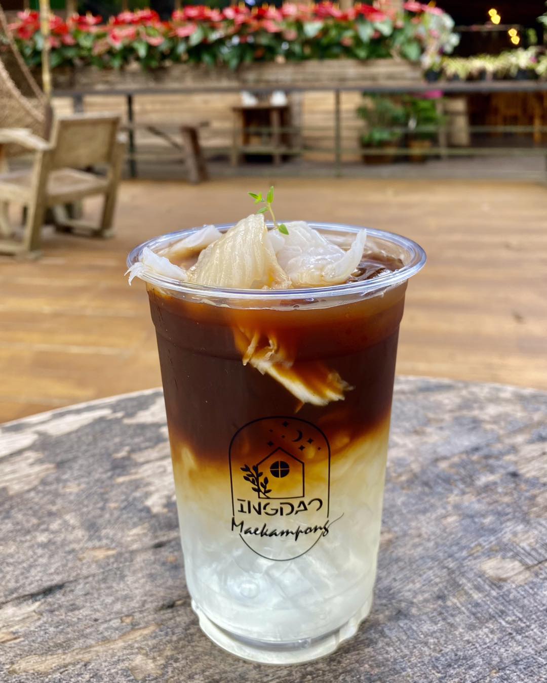 บ้านอิงดาว แม่กำปอง, Ma Du Doi Coffee แม่กำปอง, Teddu Coffee - Baansuphanbhum, ชมนกชมไม้, บ้านพักลุงปุ๊ด &amp; ป้าเป็ง แม่กำปอง, Pirunya Coffee, ร้านกาแฟฮ่อมดอย &amp; อาร์ตแกลเลอรี่ แห่งขุนเขา แม่กำปอง, บ้านหลงเขา แม่กำปอง &amp; ฮักเขา ฟาร์มสเตย์, ระเบียงวิวแม่กำปอง, ณ แม่กำปอง ร้านอาหารแม่กำปอง