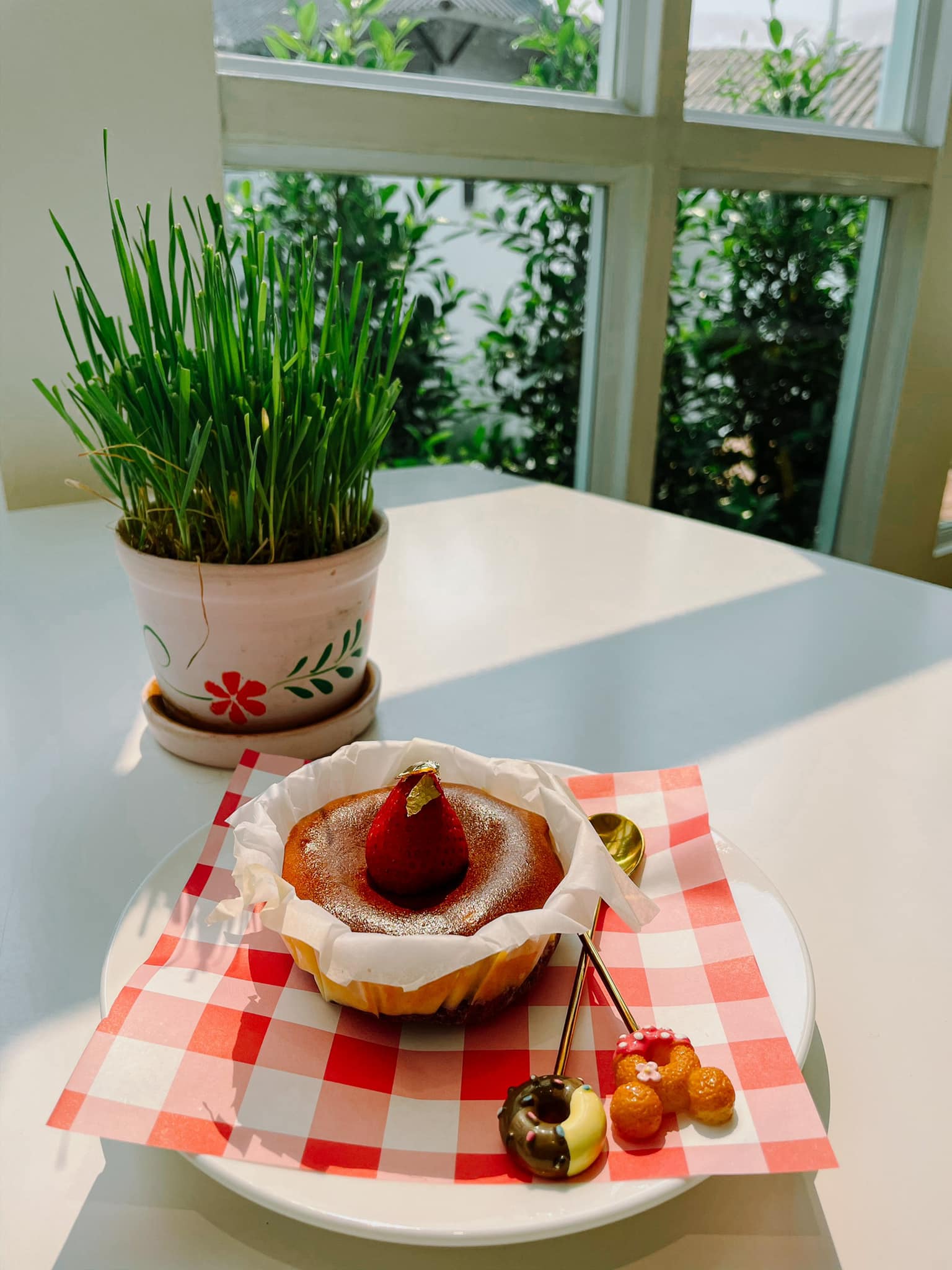 Mixirista Lampang, TIN’N, Wooden House Cafe', Karpenter cafe&amp;bake, Secret Garden Cafe, บ้านนอกคาเฟ่, Kin Cafe' Lampang, ณ หิรัญ คาเฟ่, Himwang Café, ไอหย๋า ปังนม, Dezato Cafe, อาร์มแชร์ คาเฟ่, โก๋กาแฟ ธรรมดาเป็นพิเศษ, Nalalin Home Cafe-Lampang, NOP Cafe&amp;Bistro, ก๋างต้ง, Moungngwezin