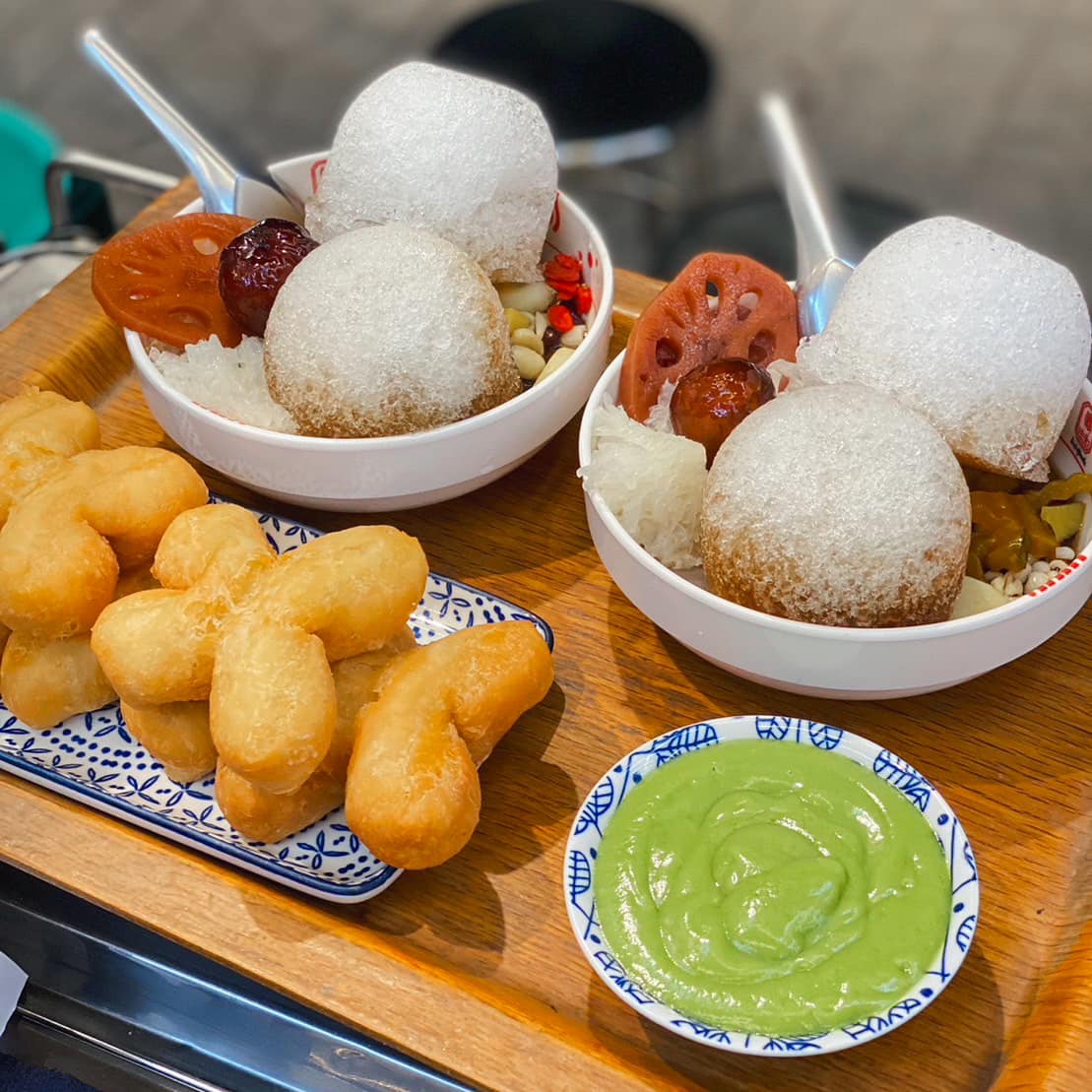 Cypher Gelato, สุกี้จินดา, สาขาลาดพร้าววังหิน, เถ่าชิ่ว น้ำเต้าหู้มือหนึ่ง, เตาถ่าน หมูกระทะ, Unfinished Coffee Roaster, เซี้ยม ก๋วยเตี๋ยวสุโขทัย วังหิน, เครปป้าเฉื่อย, สาขา Plaza Lagoon, เฝอ'54, สาขาลาดพร้าววังหิน 60, ซ้งเป็ดพะโล้, ผัดไทยวังหิน Showปัง, ราดหน้าฟาไฉ, โกวนัน, โกวใหญ่ ก๋วยเตี๋ยวหมูต้มยำ, รัตนา ราชาบะหมี่เกี๊ยวข้าวหมูแดง, ทวีชัยเป็ดพะโล้, กล้วยทอดล้านช้าง, Wood Café, หมูมาไก่ไป, เลิศทิพย์วังหิน, ก๋วยเตี๋ยวต้มยำไข่ลาวา, Buta Shabu, โก โรตีชาชัก ลาดพร้าววังหิน