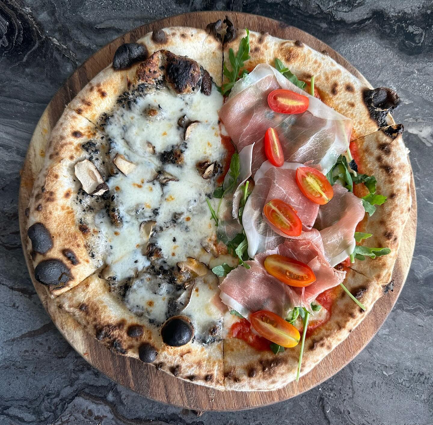 Pizzeria Limoncello, เชฟถนอม, กลมกล่อม BY CHEF AKE, Ciao Pizza, Pizza Aroy, Pizza Massilia, Grazie Pizzeria, The Garden Dough, Lanta Pizzeria, Mama Dolores, PizzaPazza, Dressage Horse Café, Pizzazo, Shelter Pizza พิซซ่าเตาถ่าน