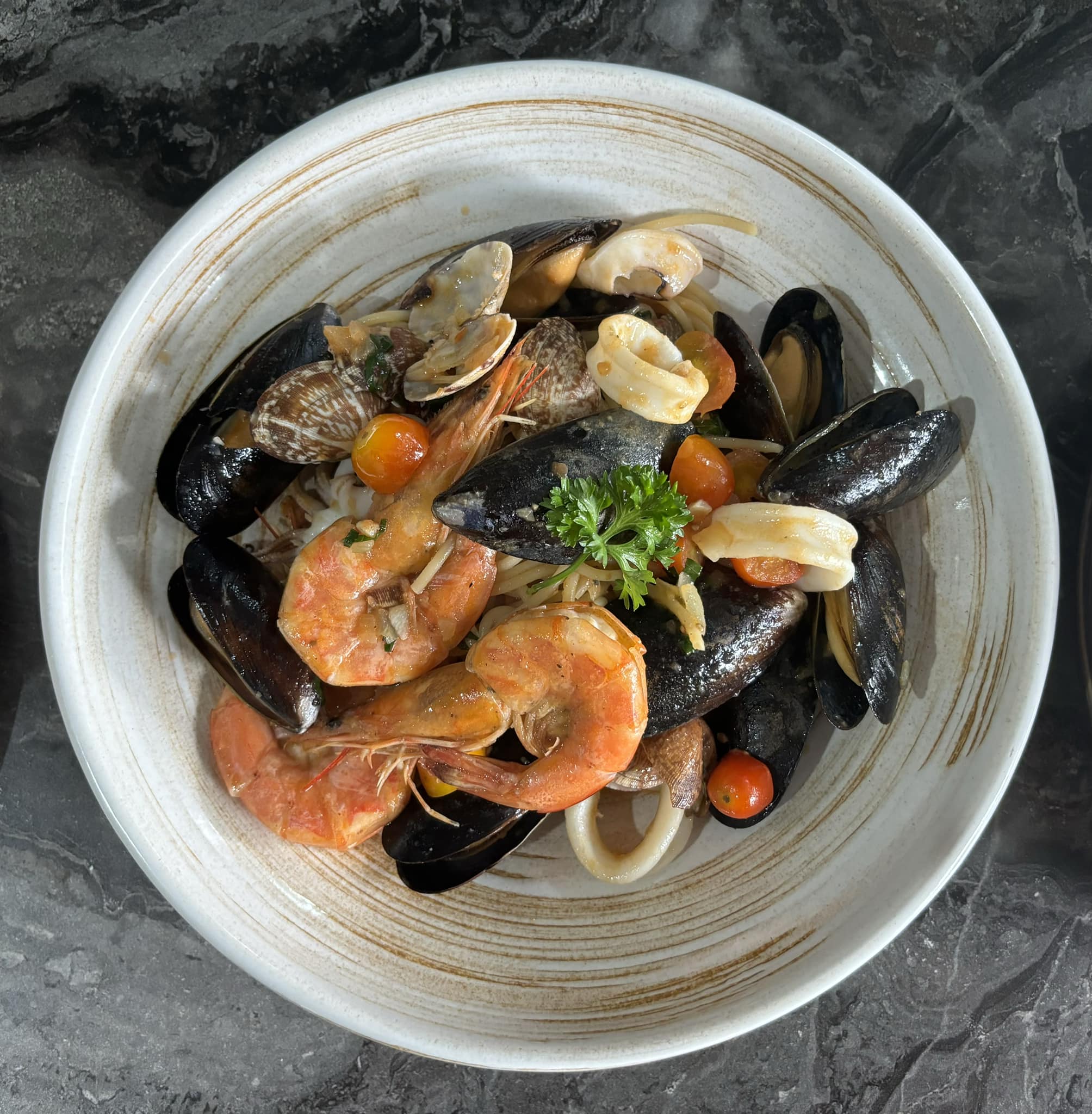 Pizzeria Limoncello, เชฟถนอม, กลมกล่อม BY CHEF AKE, Ciao Pizza, Pizza Aroy, Pizza Massilia, Grazie Pizzeria, The Garden Dough, Lanta Pizzeria, Mama Dolores, PizzaPazza, Dressage Horse Café, Pizzazo, Shelter Pizza พิซซ่าเตาถ่าน