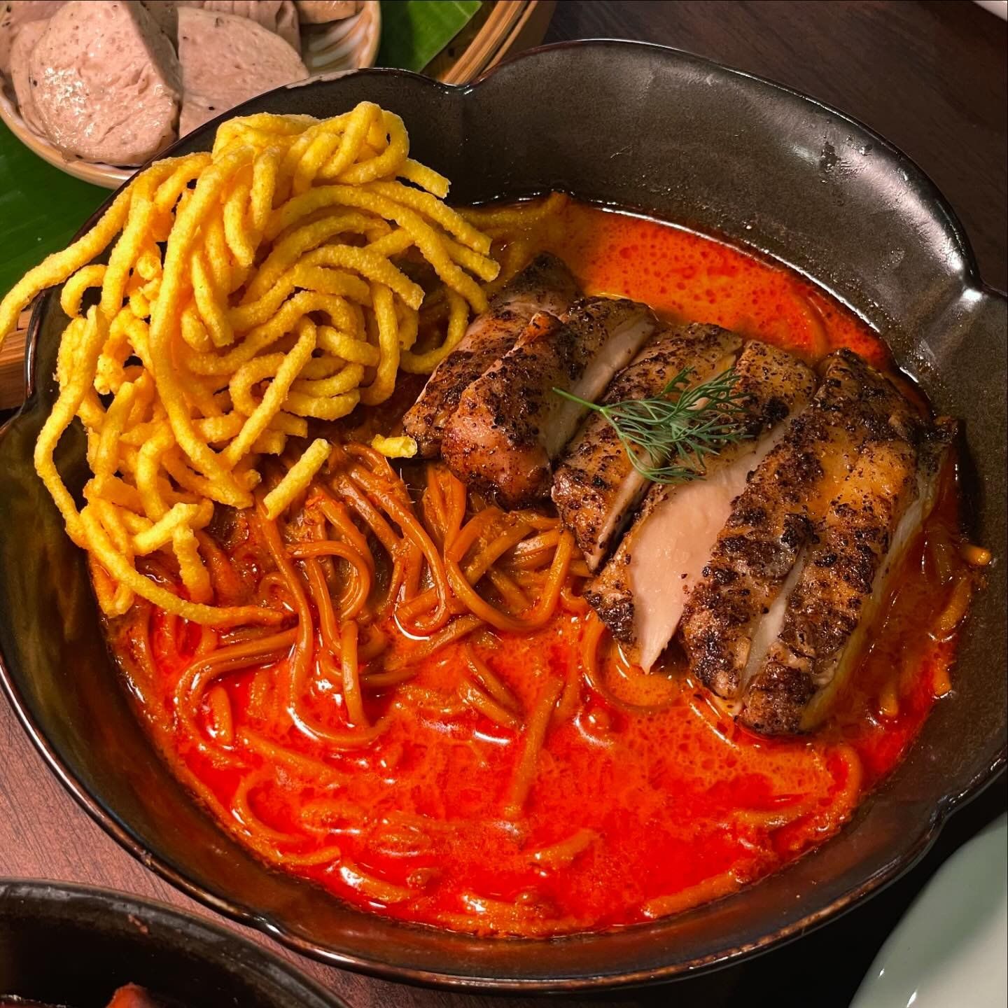 ล้าน เหนือ-น่าน อาหารเหนือ, เนื้อเหนือ Neua.Neur.Bkk, ต๋องเต็มโต๊ะ, สาขาพุทธมณฑล สาย 2, อองตอง ข้าวซอย, ละอ่อน น้ำเงี้ยว อาหารเหนือ, เฮือนลำพูน, รัชดาอาหารเหนือ, ร้านลำแต๊ๆ อาหารพื้นเมือง, ข้าวซอยลำดวนฟ้าฮ่ามเชียงใหม่, สาขาวิภาวดีรังสิต 58, หอมด่วน, ต๊ะต่อนยอน, Cr. ภาพทั้งหมดจาก Facebook ต๊ะต่อนยอน อาหารเหนือ, ฮ้านจาวเหนือ, ต๋องเหนือ Express, ข้าวซอยเชียงใหม่ ตรงข้ามกรมศุลกากร, ครัวเจียงใหม่, ครัวมะแข่น, กาดหลวง มินิ