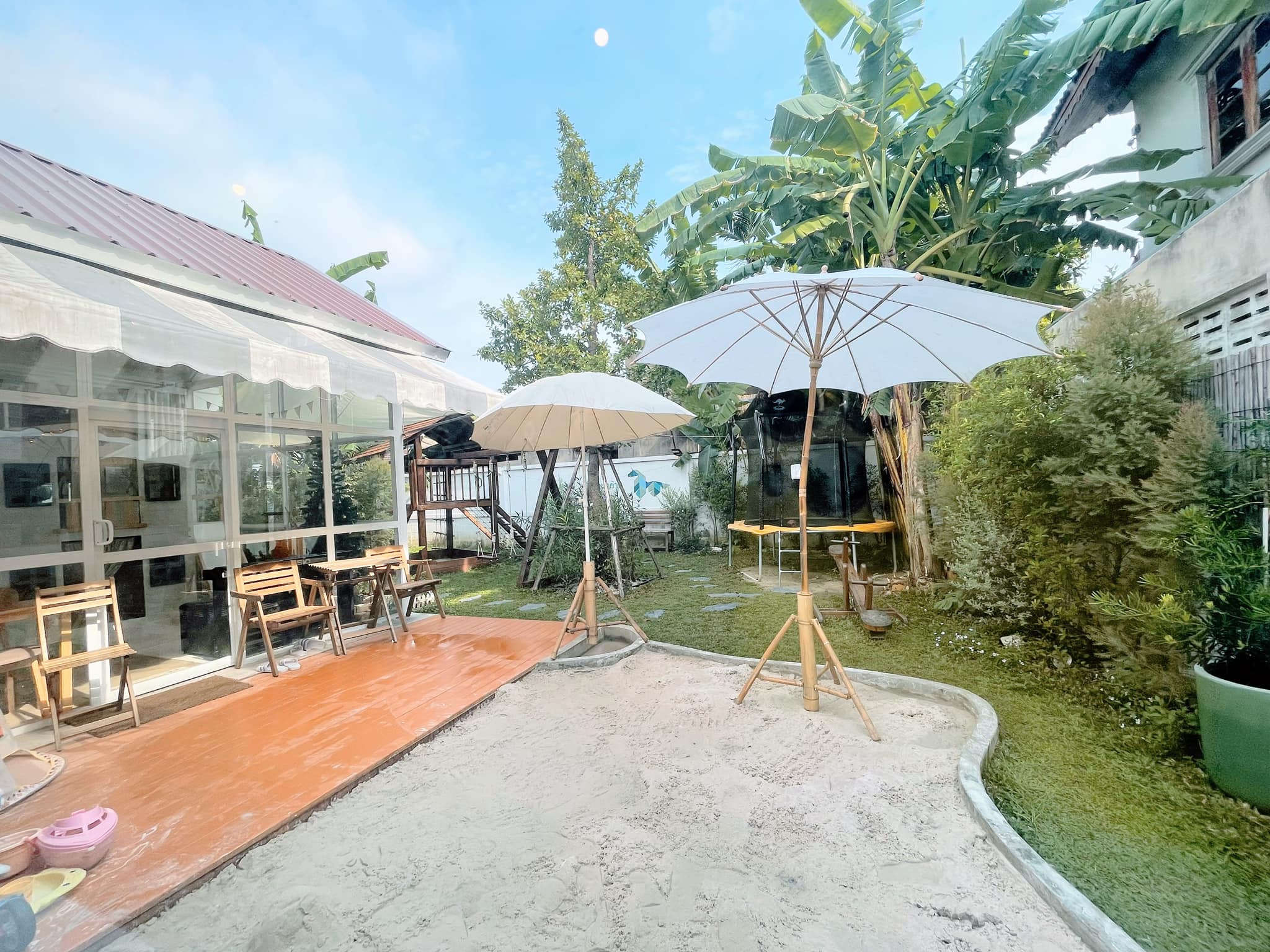 Kiddies’ House, ม้าก้านกล้วย คิดส์คาเฟ่, Little sheep kids cafe, Kickinkids, Moana Cafe, Organika Cafe and Play, Little Barn Kids Cafe, Pumpkin Art Town, DUBUA CAFE, FARM LUCK, Dressage Horse Café, Buttercup, Mari go round