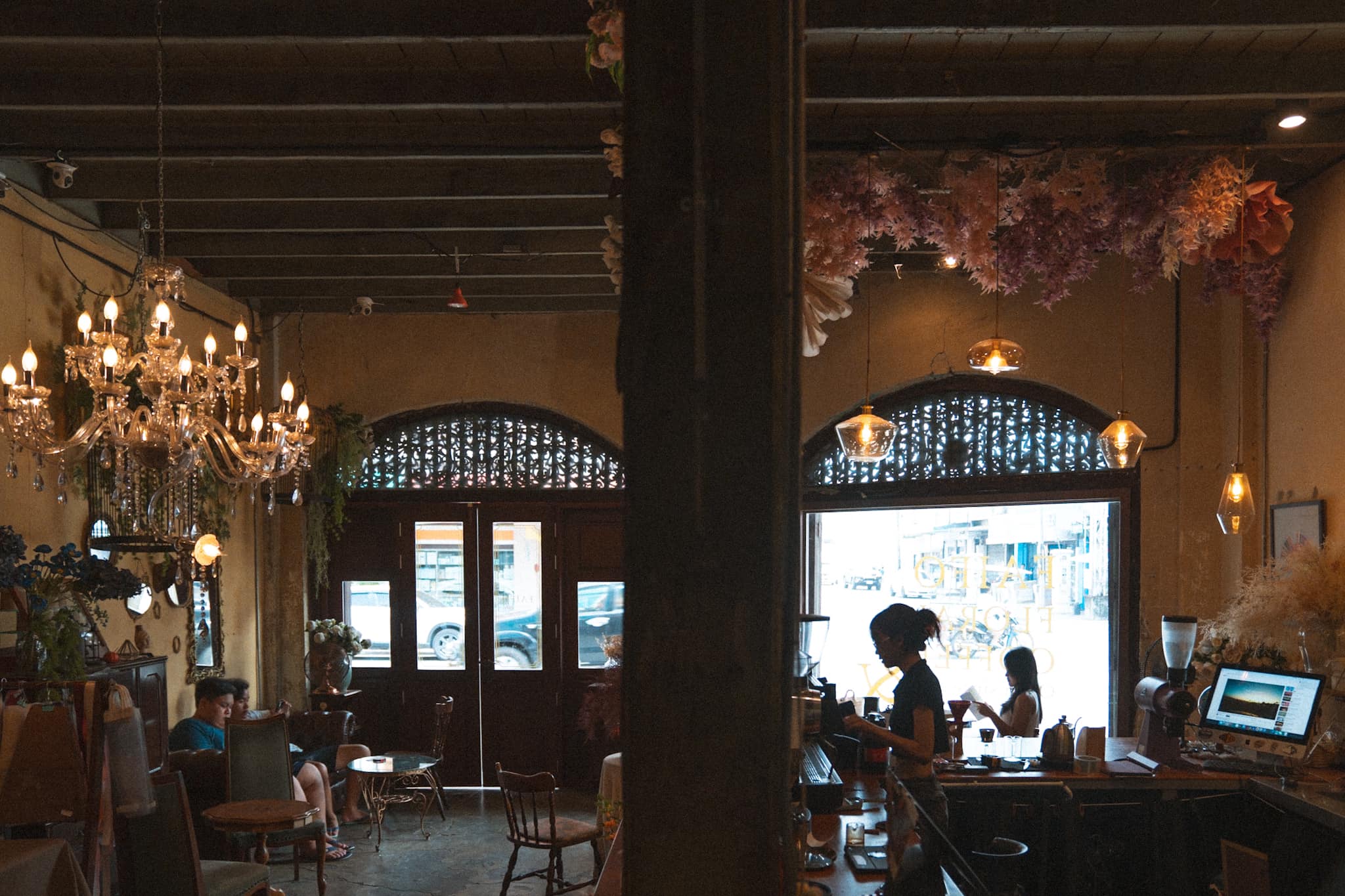 White House Forest, เกษม : KASEM Coffee, Rosie.nak, Luk Labb Coffee, Grande KAFE, KFD in Town, สวรรค์บ้านนา คาเฟ่ Food &amp; Drink, กอหญ้า คาเฟ่, ณ บุ่ง Coffee, polar polar CAFE', Yellow Pumpkin, ร้าน Yellow Pumpkin เปิดบริการตามปกติ 11.00-17.00 น. (ปิดวันพฤหัสบดี), I'm home cafe, ประจำอำเภอ, glinfon, 382 Space Café, La-Moon cafe'