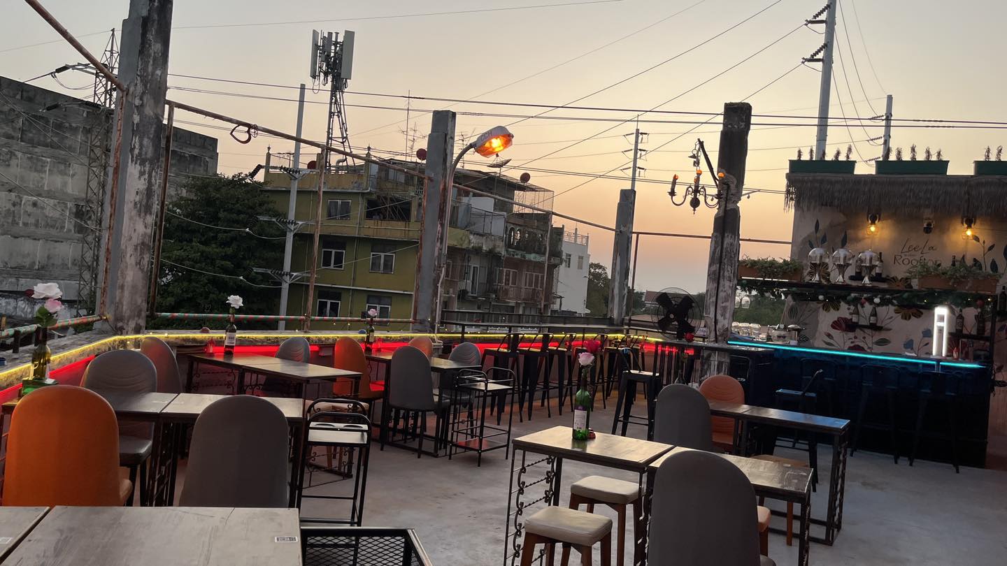 Level 50 by SEE FAH, Sanay Rooftop Bar, Cosmo Bar Bkk, Flashback Rooftop Bar, Dumbo BKK, Wallflowers Cafe, LeeLa Bar, 342 Bar, Peak-A-Boo Bar, SwingBar