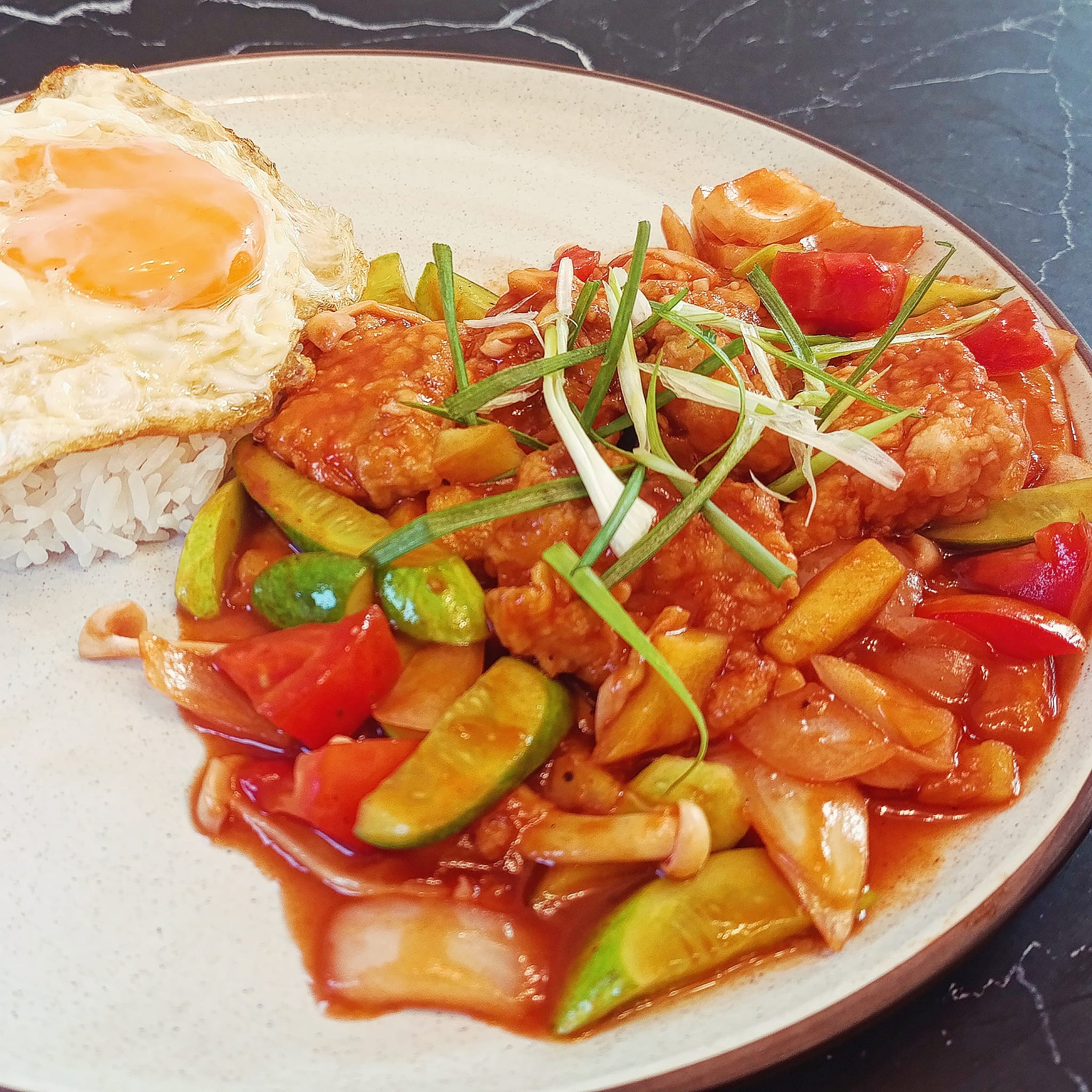 เจ๊โอว, กุยช่ายอาแปะเจ้าเก่า, มณีจ๋า ซีฟู้ด, ตุ้งแฉ่เตาถ่าน, เสน่ห์ ลาบก้อย, ต้าเสี่ยวหม่าล่า, อั่งเป่าหม่าล่าชาบู, ซ้งเป็ดพะโล้, สาขาสามย่าน, Engchuan Chufang, สมบูรณ์โภชนา, สาขาบรรทัดทอง, เอ๋ ซีฟู้ด, ทับทิม, พาข้าว-บรรทัดทอง, ก๋วยเตี๋ยวเอี่ยมน้อย, โจ๊กสามย่าน, สาขาบรรทัดทอง, เจ๊เกียง, เช็งซิมอี๊, สาขาสเตเดียมวัน, ลูกชิ้นปลาบรรทัดทอง, แหลกไม่แหลก, Kemuri, หมูสะเต๊ะ ซีอิ๊วดำ มิ้งโภชนา, ยำเจ้ศรี, น้ำเต้าหู้เจ๊วรรณ, ตั้งซุ่ยเฮงโภชนา, ปังเด็ด, สาขาบรรทัดทอง, ท่าน้ำนัว Thanamnua, บัวลอยปริญญา ลาวาไส้ทะลัก, รสดีเด็ด บ้านคุณนพ, Roddeeded BAAN KHUN NOP, ทวีโชคหมูกะทะ สาขา9 บรรทัดทอง