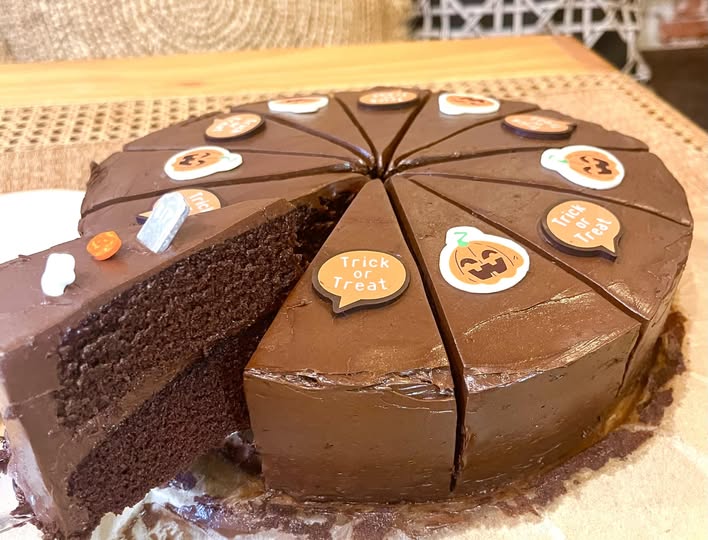 MOONSTo̲̲NE, Bread Crumbs Cafe, Happy Cafe and Minifarm, เสื่อผืน หมอนใบ, WA-Phuket, Honest Coffee &amp; Service, Grove Phuket, RYN, DouBrew Coffee &amp; Craft, The Tent, หนัง(สือ)2521