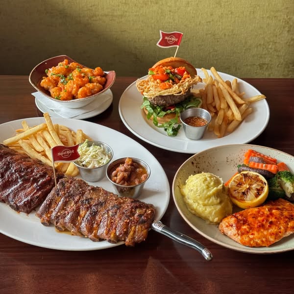 RARIN : BKK Riverside Venue, บ้านเอกเขนก ชัยพฤกษ์, The local Restaurant, Waterside Karaoke Restaurant, พหลวิว, River Wine Karaoke Restaurant, Green Bar and Restaurant, Chocolate Ville, Hard Rock Cafe Bangkok