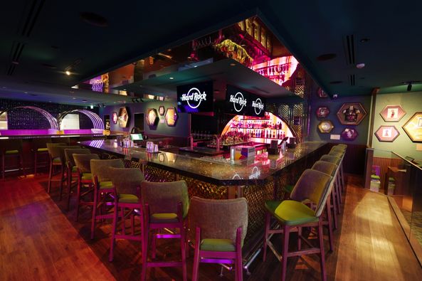 RARIN : BKK Riverside Venue, บ้านเอกเขนก ชัยพฤกษ์, The local Restaurant, Waterside Karaoke Restaurant, พหลวิว, River Wine Karaoke Restaurant, Green Bar and Restaurant, Chocolate Ville, Hard Rock Cafe Bangkok