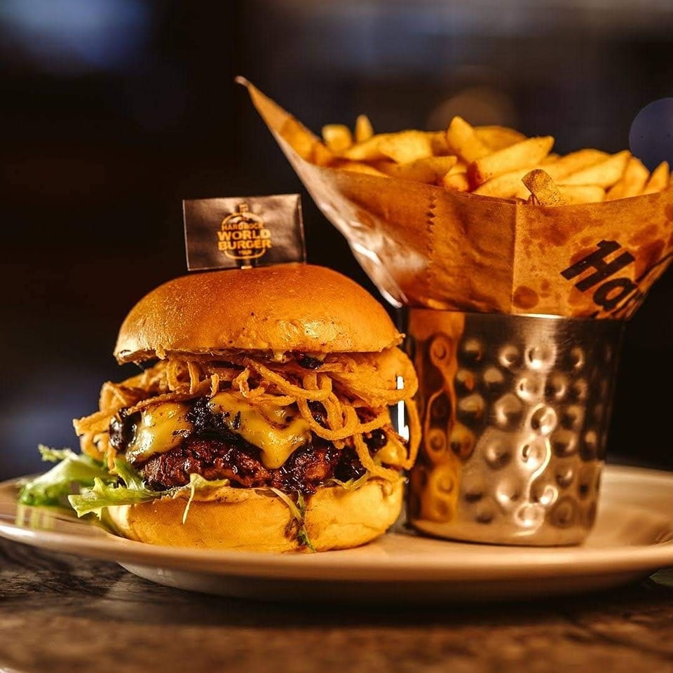 RARIN : BKK Riverside Venue, บ้านเอกเขนก ชัยพฤกษ์, The local Restaurant, Waterside Karaoke Restaurant, พหลวิว, River Wine Karaoke Restaurant, Green Bar and Restaurant, Chocolate Ville, Hard Rock Cafe Bangkok