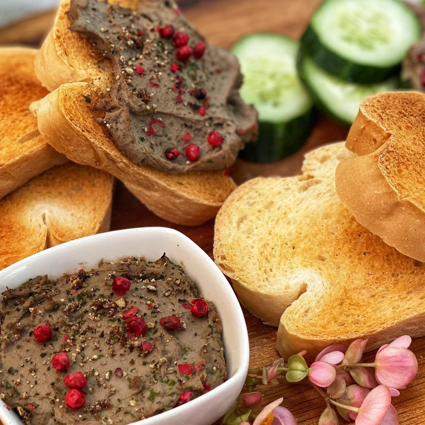 Midwinter, Dandelion Bake Studio, Cafe Reverie, Portobello &amp; Désiré, Level 50 by SEE FAH, Siam Yacht Club, Blue Sky, at Centara Grand, Mezzaluna Restaurant