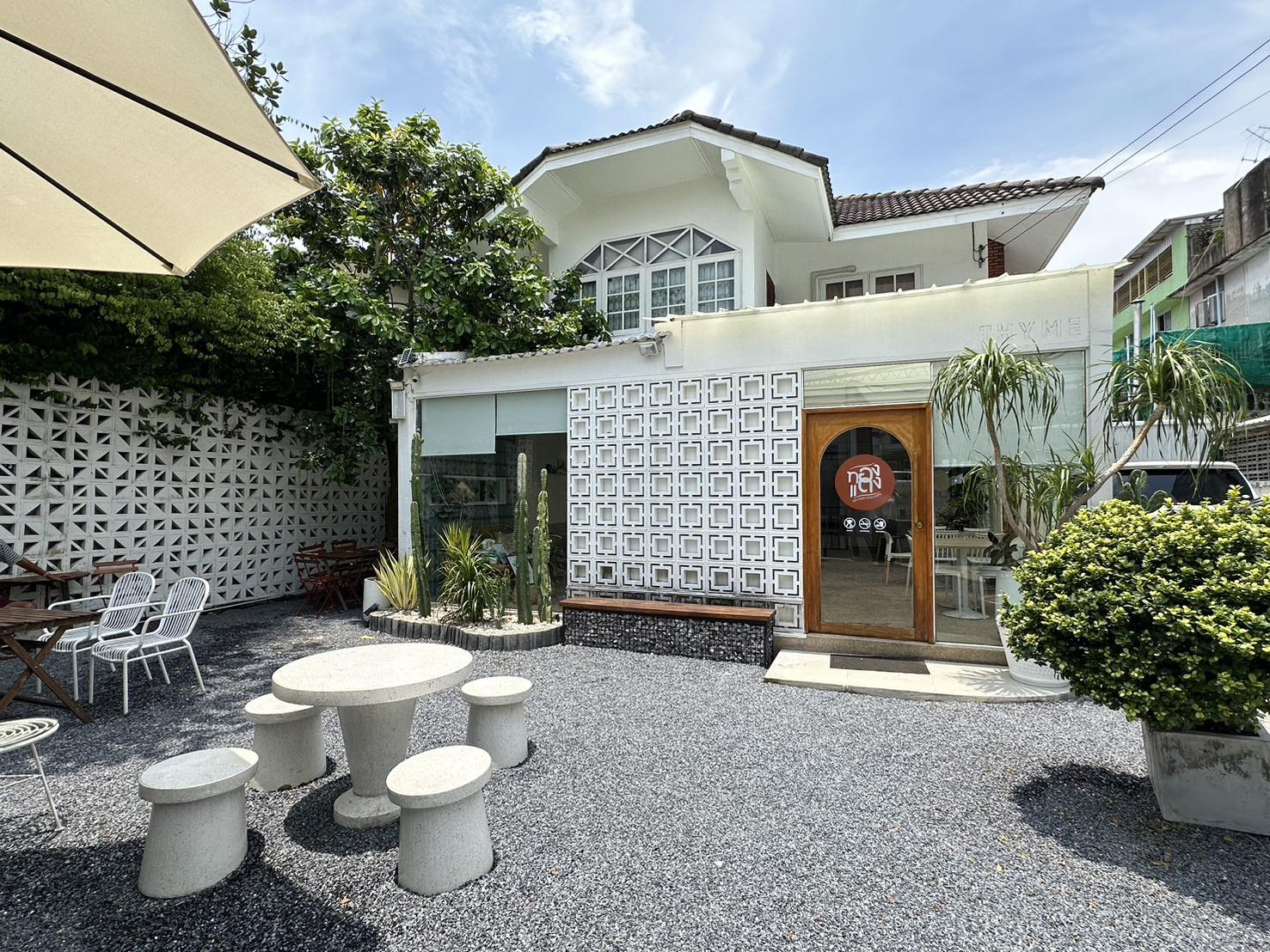 ครัวจำแลง แปลงกาย, ยุ้งข้าวหอม, ขมิ้น Camin Cuisine &amp; Cafe, สาขาอารีย์, ละมุนลิ้น โฮม คิทเช่น, ภูเก็จ, Bistro Palette, Aim.Bangkok, บ้านสะใภ้ใต้, ครัวข้าวหอม แกงปักษ์ใต้, บ้านไอซ์, Paknang.bkk, คุ้น•เคย Eatery, Cafe &amp; Bar, ครัวรสนคร, ครัวคุณอิ้น, สาขาเลียบทางด่วนรามอินทรา, ครัวปากพนัง (อาหารปักษ์ใต้), ปรายระย้า, เรือนแม่หลุย, มัลลิกา ชุมพร อาหารปักษ์ใต้