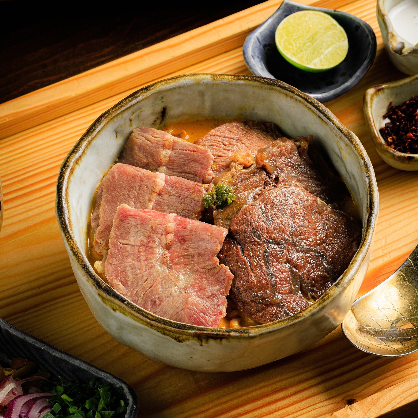 Khao-Sō-i, สาขาสยามพารากอน, อองตอง ข้าวซอย, Mugkhaosoi มักข้าวซอย, ข้าวซอยเชียงใหม่ สุโขทัยซอย 5, ข้าวซอยแม่สุภาพ เจ้าเก่าย่านเทเวศน์, หอมด่วน, ข้าวซอยลำดวนฟ้าฮ่ามเชียงใหม่, สาขาวิภาวดีรังสิต 58, Lanna Eatery, ต๊ะต่อนยอน, Cr. ภาพทั้งหมดจาก Facebook ต๊ะต่อนยอน อาหารเหนือ, ข้าวซอยดอยคำ, ฮ้านจาวเหนือ, ทิศเหนือ