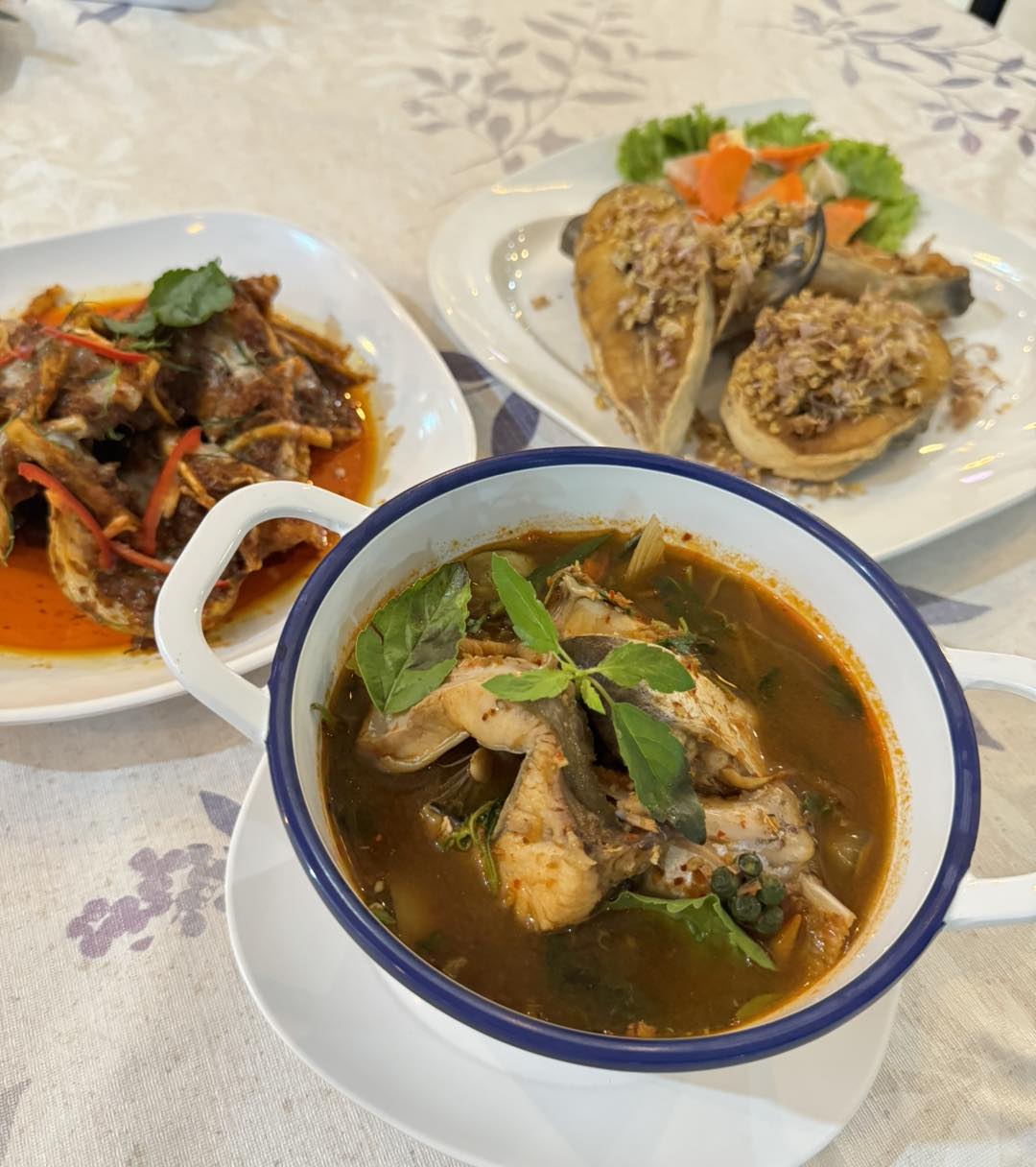 ร้านอ้นส้มตำปูม้า, ไผ่ขวาง, Zaab Station, เอมโอช by The Story, ครัวกางนา, คุ้มขวัญเจ้าเอย, ร้านบ้านเด, กุ่ยหมง, สวนอาหารเบญจรงค์ สุพรรณบุรี, ขัวะ, ลายน้ำ, มุมสบายครัวริมคลอง, ข้าวต้มโกเฑียร, นพรัตน์ ภัตตาคาร, กุ้งเป็น (เจ๊เน้ย), ขนาบน้ำสุพรรณบุรี and mellow, เรือนแพ (ครัวสุพรรณ) &amp; รีสอร์ท, ริมคลองเฮ้าส์, สุรชัยปลาเผา บึงไผ่แขก, Taiheiyo sushi suphanburi