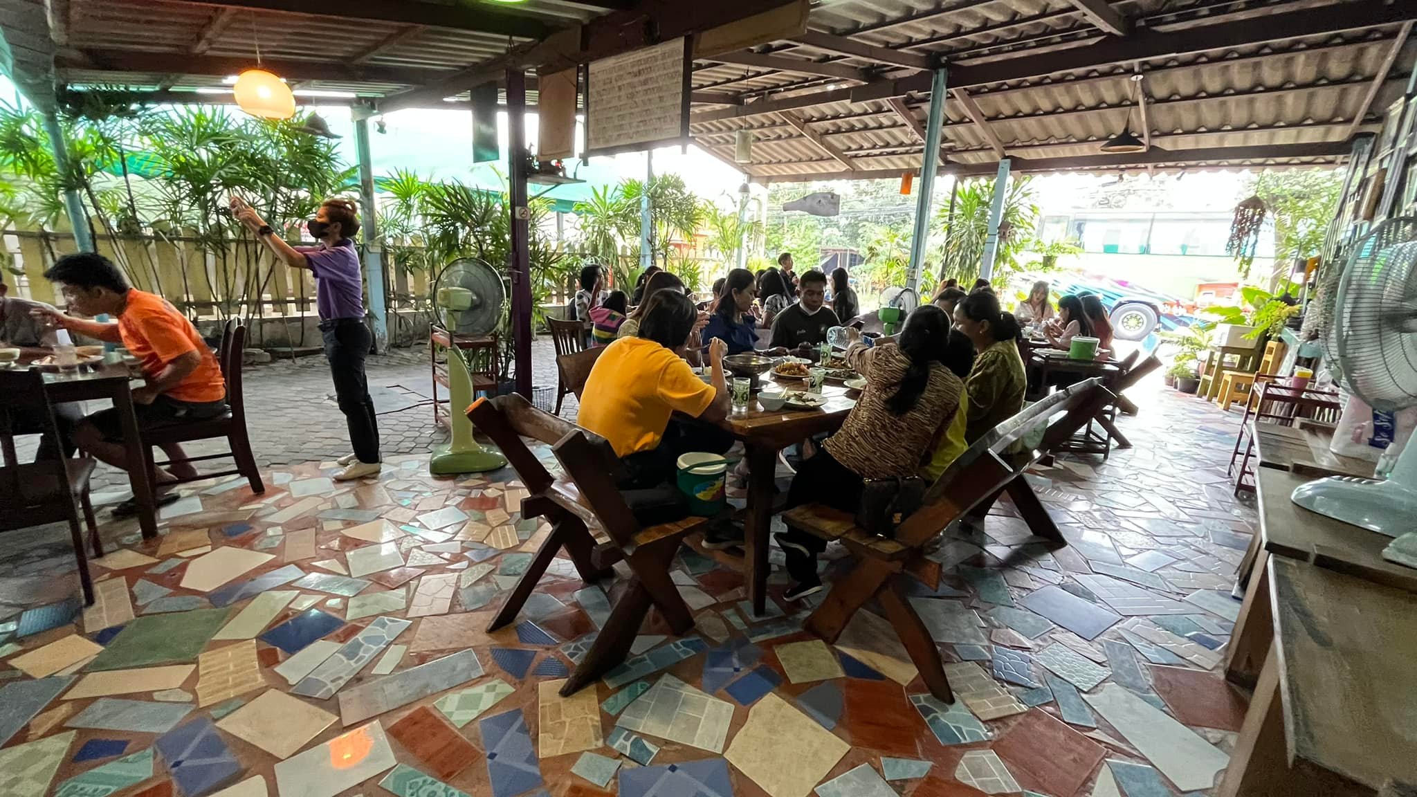 อองตอง ข้าวซอย, ครัวลุงแฉ่ว, Thien Duong, เจ๊โอว, บ้านต้นไทร, ข้าวต้มปลา (กิมโป้), Mezzaluna Restaurant, ครัวอัปษร, ศรีตราด, แม่กลองหัวปลาหม้อไฟ ปูไข่นึ่งนม, Tonkin - Annam, Baan Phadthai, ฉ่อยเป็ดย่าง, ผัดไทยไฟทะลุ, แสนยอด, ครัวลุงลอยป่าลั่น, ลิ้มเหล่าโหงว, สาขาเยาวราช, ภัตตาคารจ๊ากกี่, Lay lao, Punjab Grill Bangkok, ส้มตำคุณกัญจณ์