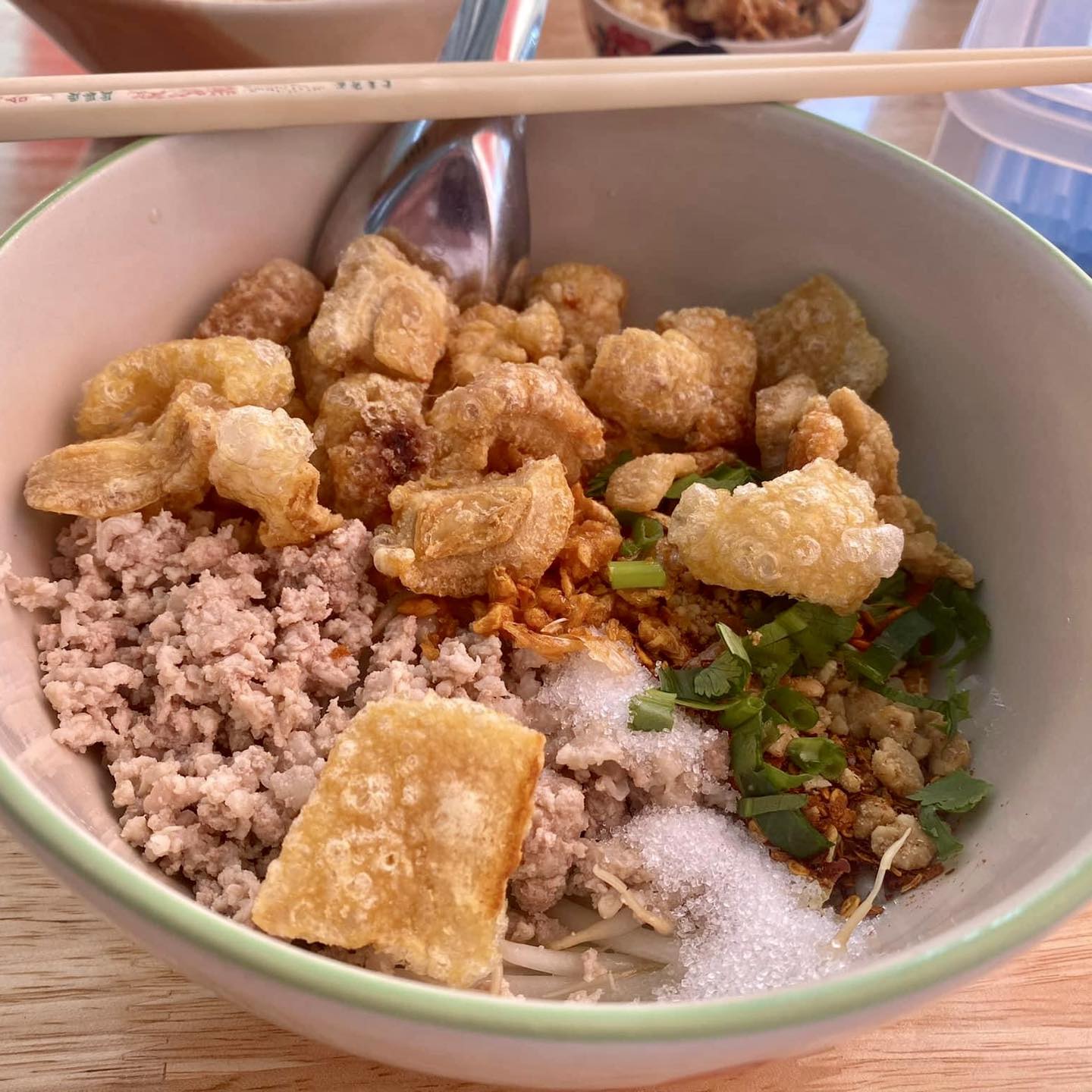 ก๋วยเตี๋ยวต้มยำกากหมูสูตรโบราณ ท่าน้ำนนท์, กินปูเมืองนนท์, ข้าวผัดโบราณ ท่าน้ำนนท์, นนท์ตำแหลก, ขนมฝรั่งแม่ไน้ ตลาดนนทบุรี, Nont Bakery, เจ๊ตาหมูสะเต๊ะ, ปัง ปัง 85 องศา, เกาเหลาเมืองนนท์