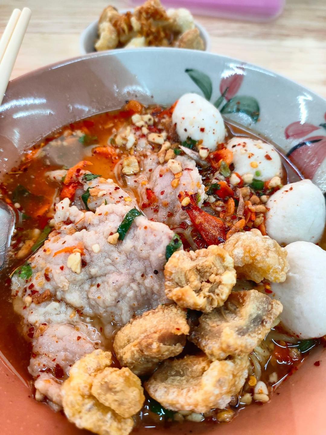 ก๋วยเตี๋ยวต้มยำกากหมูสูตรโบราณ ท่าน้ำนนท์, กินปูเมืองนนท์, ข้าวผัดโบราณ ท่าน้ำนนท์, นนท์ตำแหลก, ขนมฝรั่งแม่ไน้ ตลาดนนทบุรี, Nont Bakery, เจ๊ตาหมูสะเต๊ะ, ปัง ปัง 85 องศา, เกาเหลาเมืองนนท์