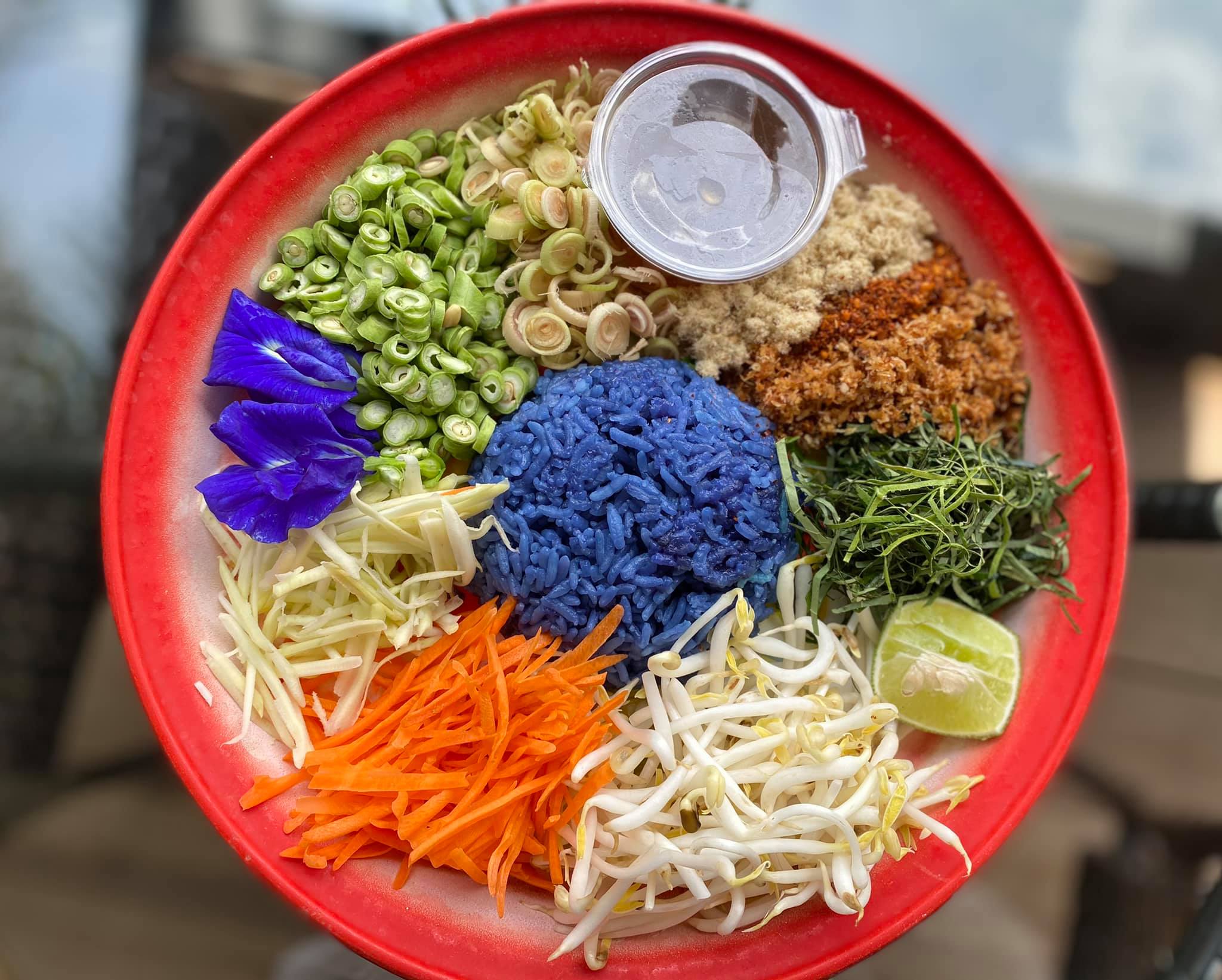 โจ๊กโรงเตี๊ยม, ติ่มซำ หอเจี๊ยะ at ชุมพร, ข้าวเหนียวปิ้งวินเทจ ชุมพร, Coffeebar99 , บ้านยาย ชุมพร, หนึ่งติ่มซำชุมพร, เทียนชัย, ข้าวแกงยายหลิว, ชุมพรแต่เตี้ยม, ซาลาเปาคุณก้อย วังไผ่