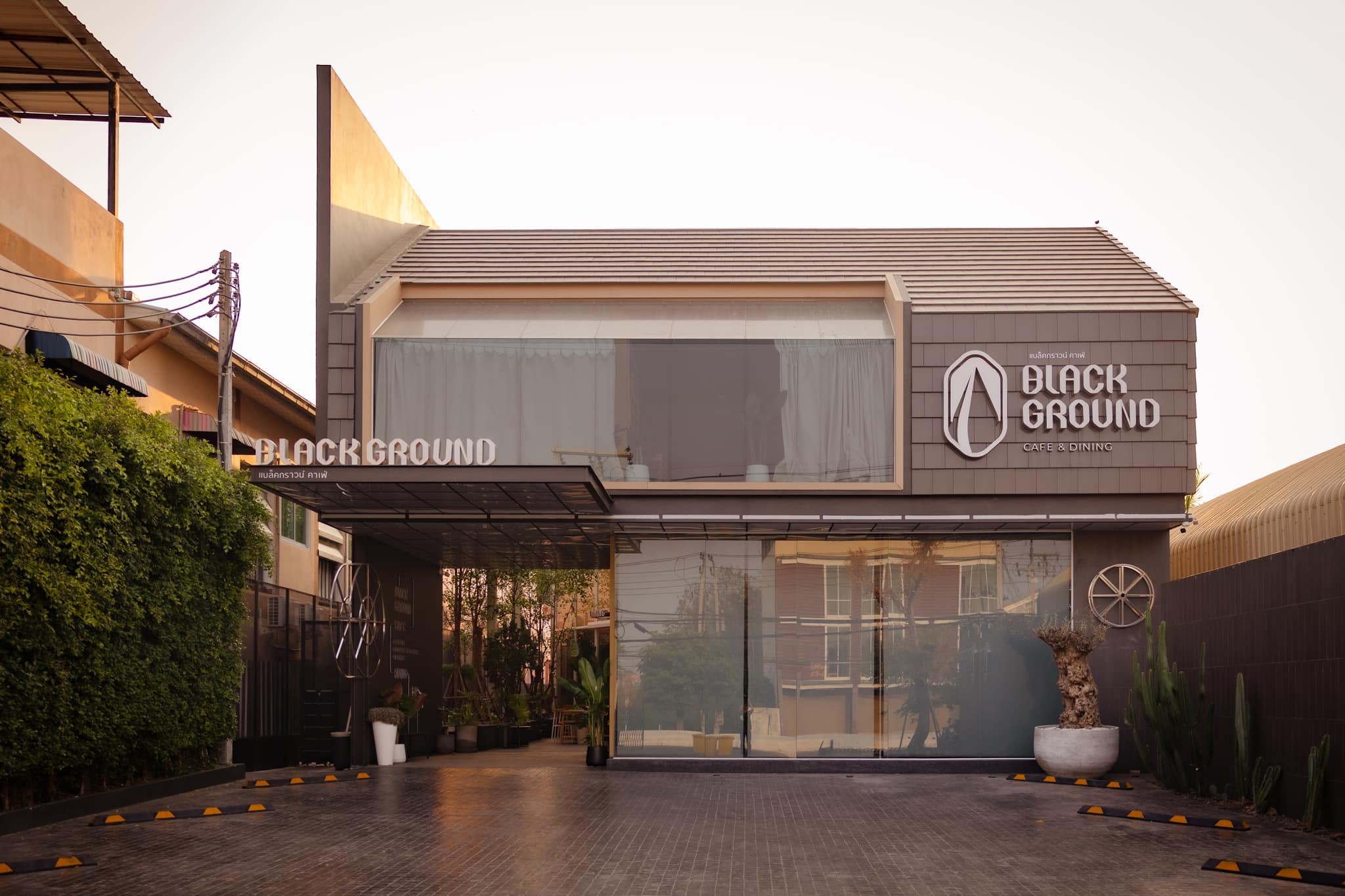 ชิมฮง คาเฟ่ - Chim Hong Cafe, Makesense, Kalamong, เดอ นา คาเฟ่, Benandson Cafe’, Chamcha Cafe, The Weekend Moka, เดี๋ยวเจอสวน&amp;คาเฟ่, Caffe' De Chalawan, Black Hat, Mouth Cafe, Apsara Café Phichit