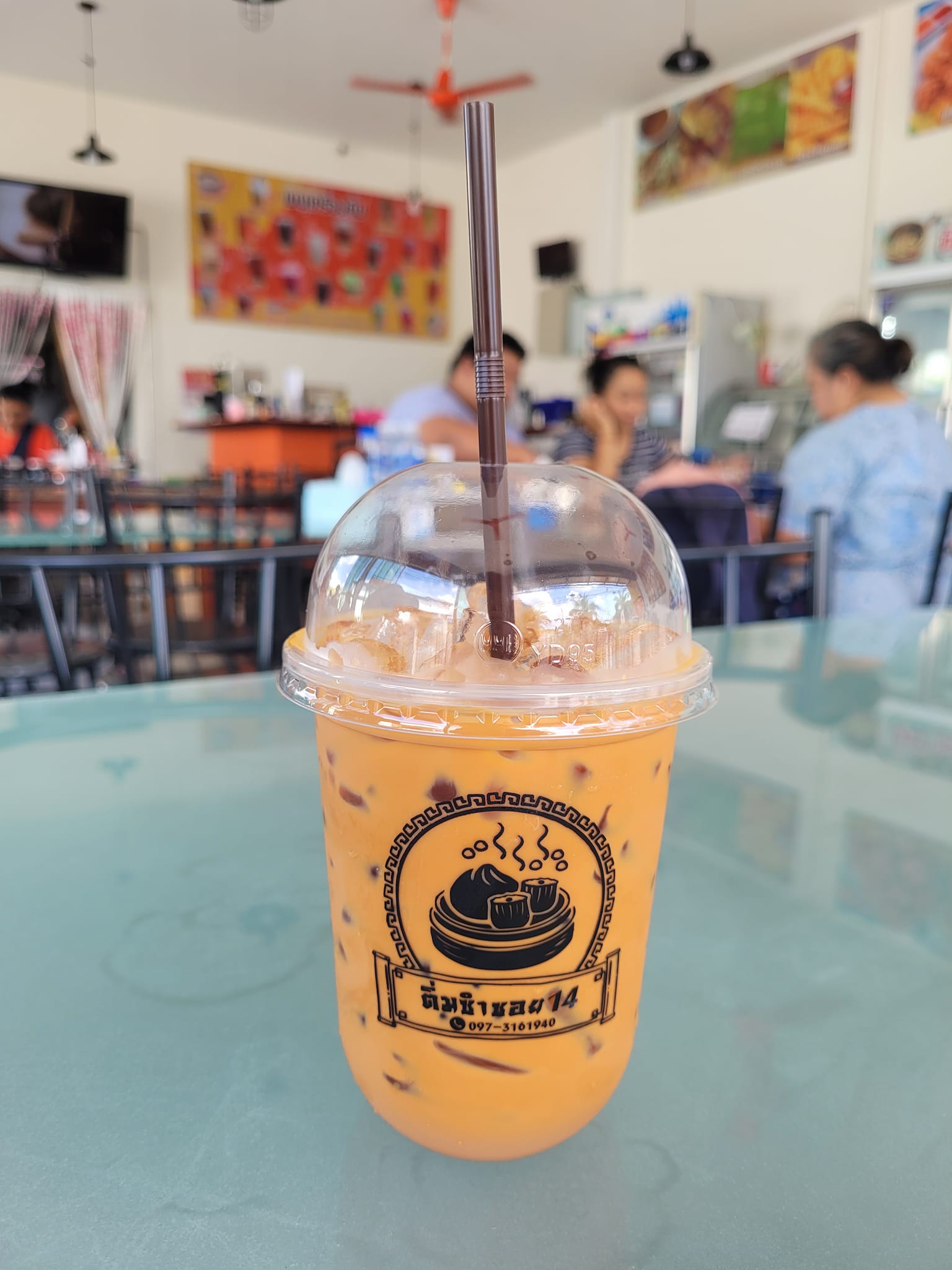 แป๊ะยิ้ม ติ่มซำ, ติ่มซำซอย 14, มิตรทาวน์, บุญจิราแต่เตี้ยม, หยวนเป่า กระบี่, กระบี่ติ่มซำ, สาขา 1 เยื้องรพ.กระบี่, โกเล็กชวนชิม, โรตีบางนรา ณ กระบี่, 89 Cafe, ข้าวหน้าเป็ดเยาวราช รสเด็ด, ณ เมืองบี่ ฮาลาลติ่มซำ, โชคชัยติ่มซำ ตลาดเก่ากระบี่, จ๊ะดำ