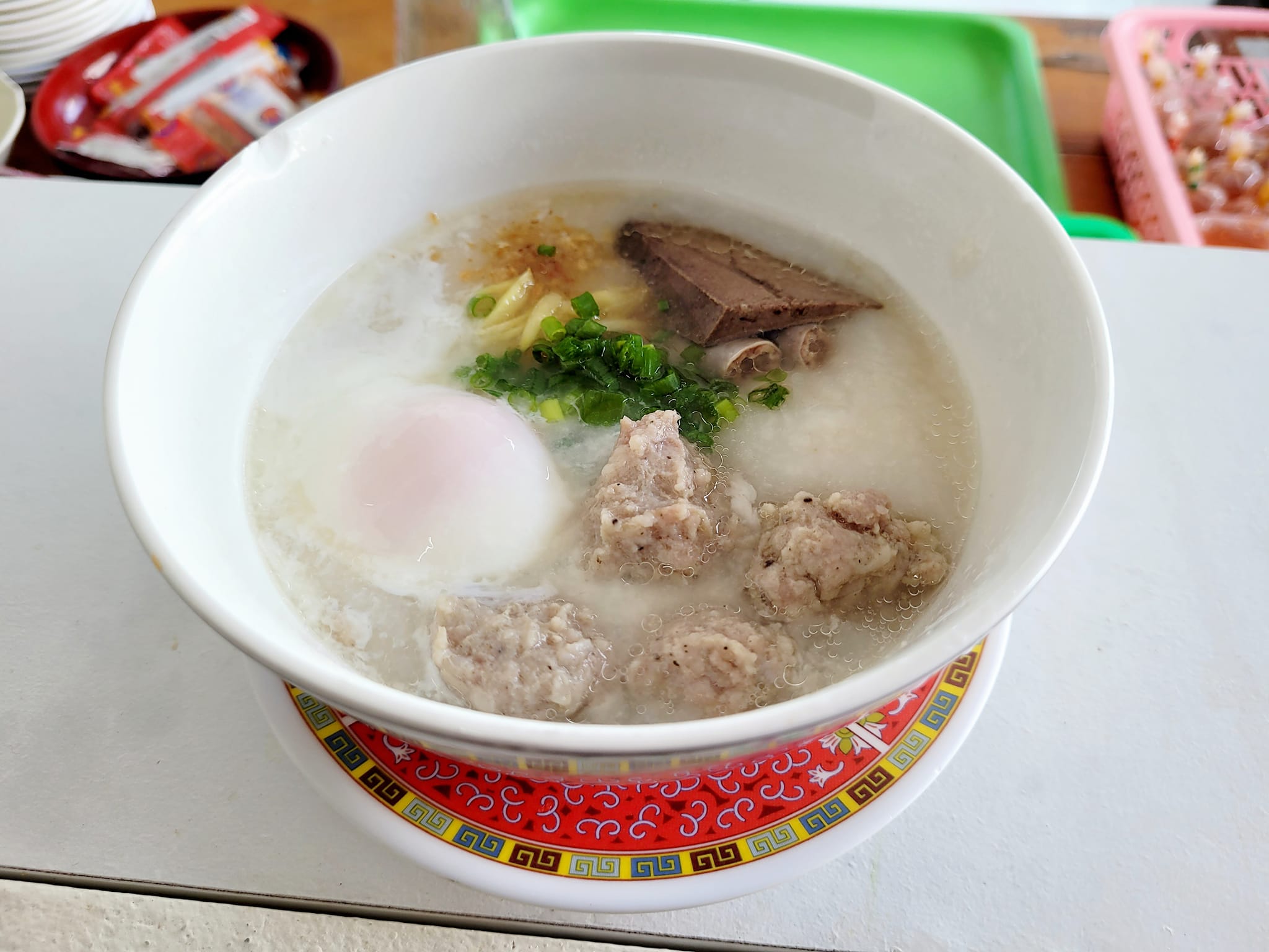 แป๊ะยิ้ม ติ่มซำ, ติ่มซำซอย 14, มิตรทาวน์, บุญจิราแต่เตี้ยม, หยวนเป่า กระบี่, กระบี่ติ่มซำ, สาขา 1 เยื้องรพ.กระบี่, โกเล็กชวนชิม, โรตีบางนรา ณ กระบี่, 89 Cafe, ข้าวหน้าเป็ดเยาวราช รสเด็ด, ณ เมืองบี่ ฮาลาลติ่มซำ, โชคชัยติ่มซำ ตลาดเก่ากระบี่, จ๊ะดำ