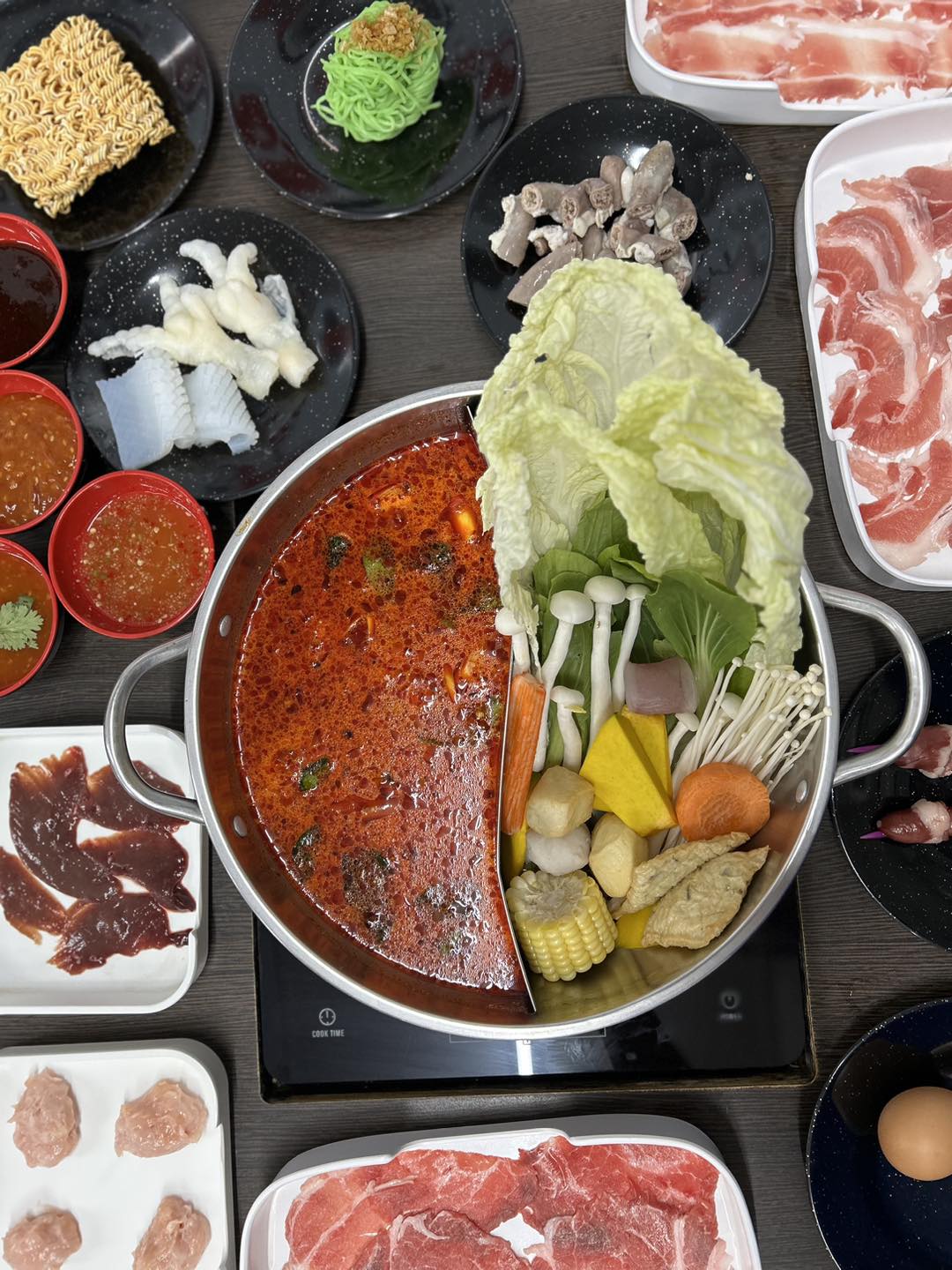 สุกี้ดารา, SukiLand, อาตี๋ ชาบู, ชาบูซามูไร, Shiroku Shabu