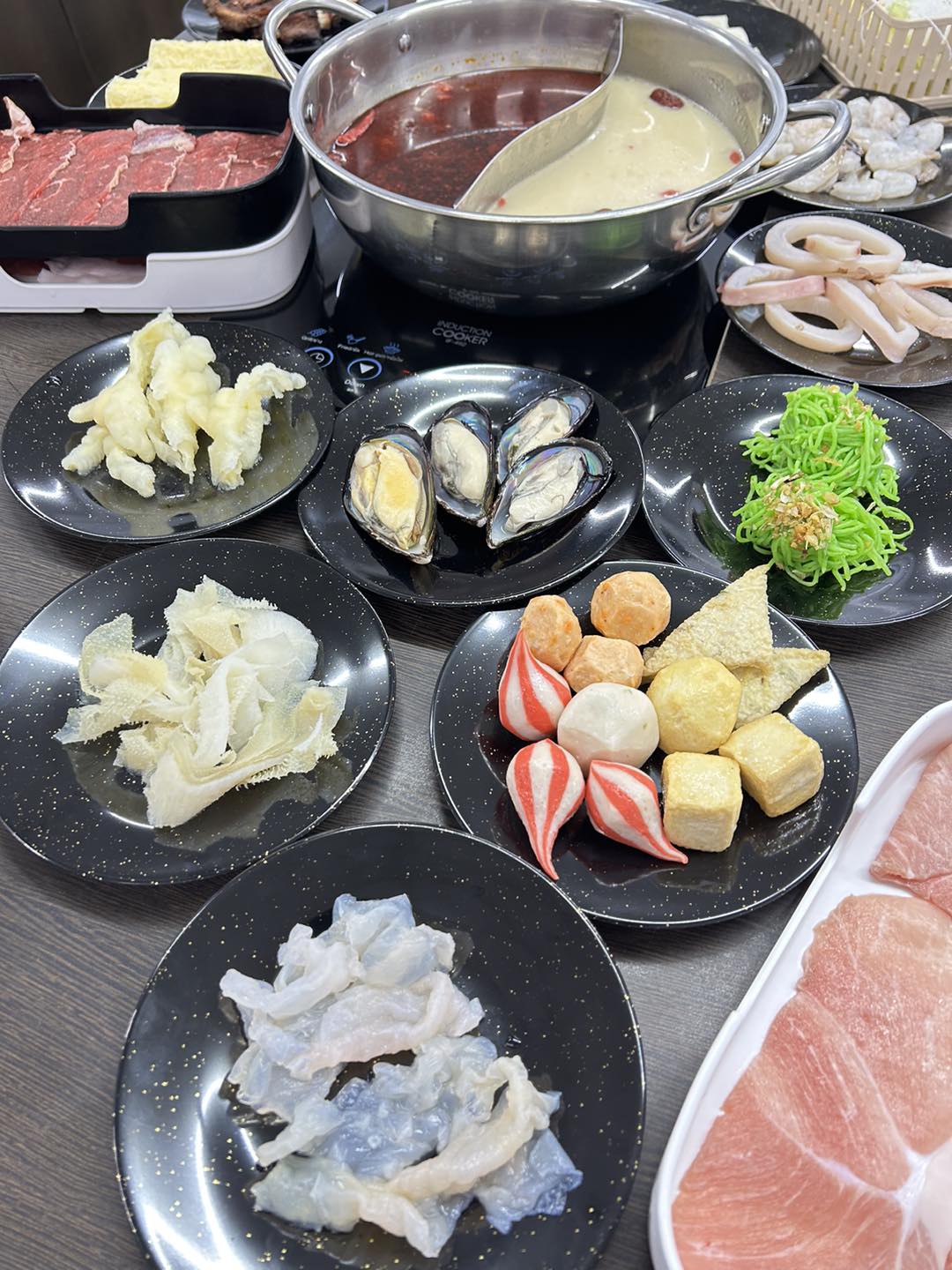 สุกี้ดารา, SukiLand, อาตี๋ ชาบู, ชาบูซามูไร, Shiroku Shabu