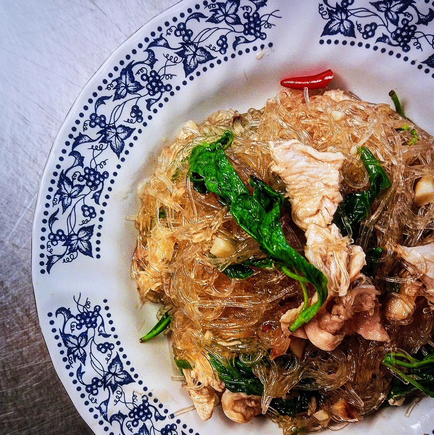 ครัวส้มหอม, Buttercoffs., แดง โภชนา, ลูกชิ้นปลากรายทอด ชัย เศรษฐีเรือทอง, นายอ้วนเย็นตาโฟเสาชิงช้า, ตาชัยก๋วยเตี๋ยวสุโขทัย, 3rd CAFÉ, เหลี่ยมนมสด, ลูกชิ้นหมูแพร่งนรา, เจ๊นี เผือกหิมะ, ภูธรบาร์, โกปี๊เฮี้ยะไถ่กี่ ณ เสาชิงช้า, นมโจ เสาชิงช้า, ข้าวหมูแดงนายชุน, มนต์ นมสด