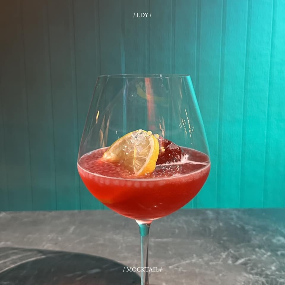 ติ๋มเกี๊ยวยักษ์, แกงกระหรี่คุณมาลี, Hongkong Dimsum, เหอ เฉิน ฟง, ข้าวขาหมูนายอุ๊ , เกี้ยมอี๋โบราณเจ๊ชุง, ขนมบั๊วเกี้ยไหหลำโบราณ, ข้าวขาหมูเฮียโอว, บะหมี่จับกัง เยาวราช, ก๋วยเตี๋ยวเป็ดนายเมา, ราดหน้า ท่ง ฮั่ว เฮง "เฮียตั๋ง", JAO.UN - 早安, ตี๋หยกกาแฟโบราณ, Lhong Tou Cafe, ZONG TER - 松德