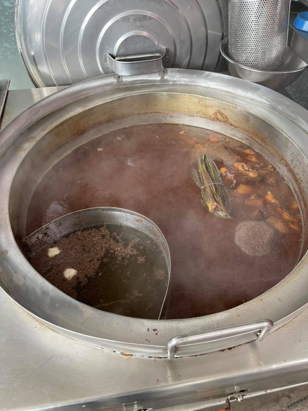 ก๋วยเตี๋ยวเรือในคลอง อยุธยา, กรุงเก่า"เตี๋ยวเรือ", ก๋วยเตี๋ยวเรือลวกปากริมคลอง & หมูกะทะ อยุธยา, ก๋วยเตี๋ยวเรืออยุธยา-โอชินสูตรโบราณ, ร้านก๋วยเตี๋ยวเรือโอ่งบนแพริมแม่น้ำน้อย, ก๋วยเตี๋ยวเรือกิมหลวน อยุธยา, ก๋วยเตี๋ยวเรือ ตาลเดี่ยว'เตี๋ยวเรือ, ก๋วยเตี๊ยวลุงแจ๊ะ (บัวหวาน), ร้านก๋วยเตี๋ยวตาไห (คลองท่อ), ก๋วยเตี๋ยวเรือแม่วันดี อยุธยา, ก๋วยเตี๋ยวเรือแม่ต่วม อยุธยา, ก๋วยเตี๋ยวเรือ เสือร้องไห้, ก๋วยเตี๋ยวเรือ "รสโจ๊ะ" ป้าไวท์, ก๋วยเตี๋ยวเรืออยุธยา ป้าษา2, ก๋วยเตี๋ยววัดใหญ่, ก๋วยเตี๋ยวเรือห้อยขา อยุธยา, ก๋วยเตี๋ยวเรือนายอ๊อฟ สูตร”ยายจง”รสดั้งเดิม, ไทยเทวา ก๋วยเตี๋ยวเรืออยุธยา, ต้อยตลาดแตก สาขาใหญ่ ก๋วยเตี๋ยวเรืออยุธยา